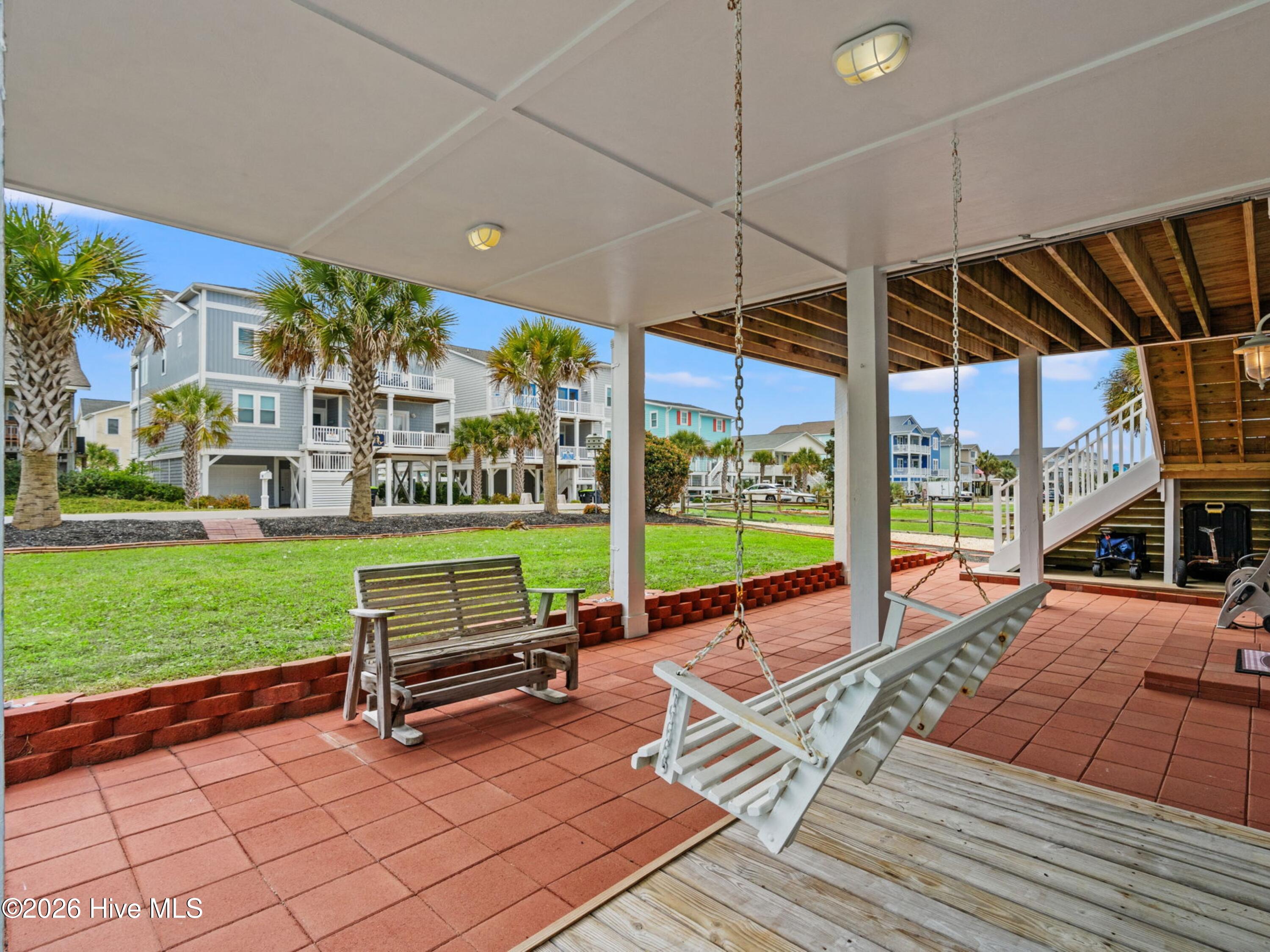 100564720 | Photo 33