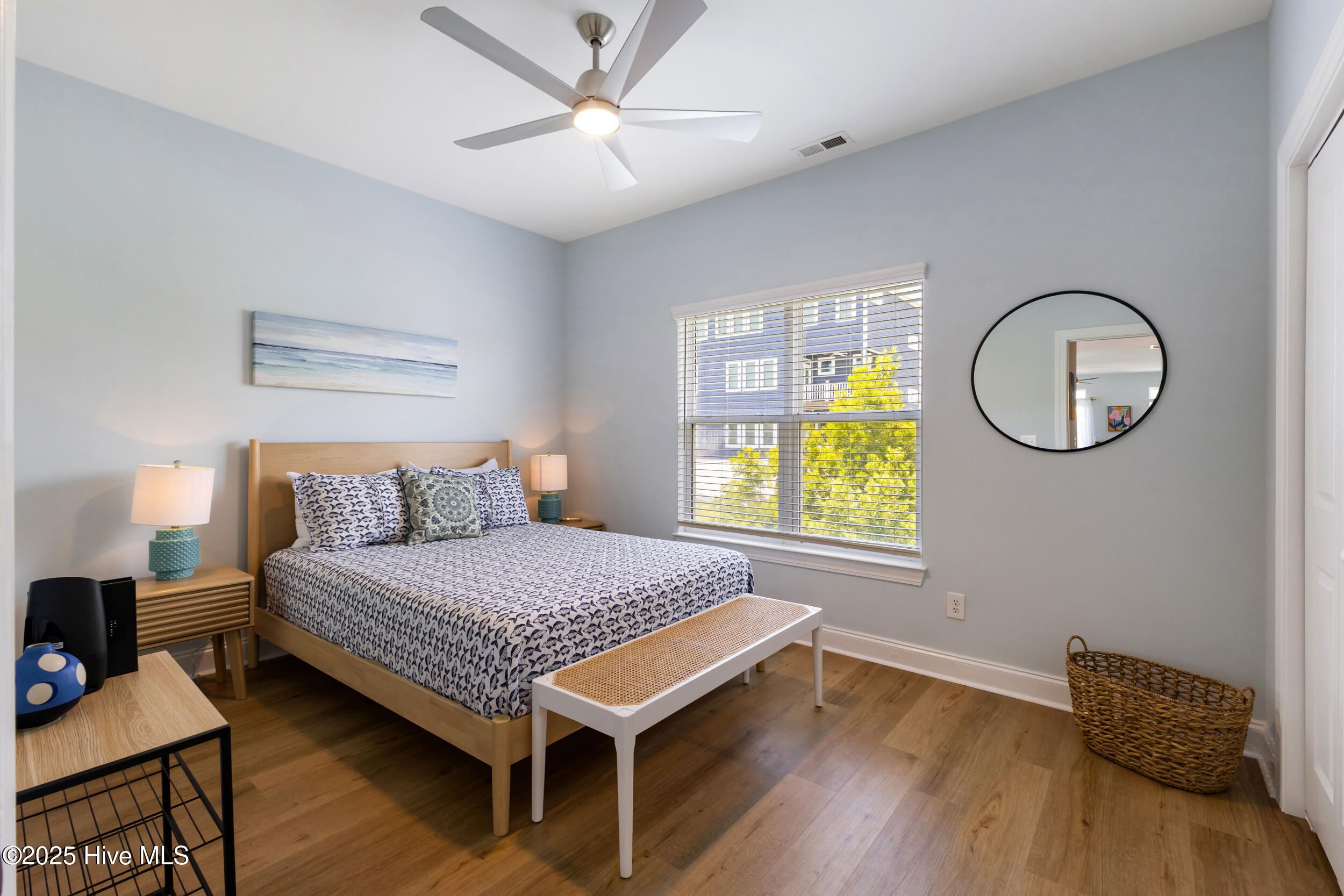 100520349 | Photo 22