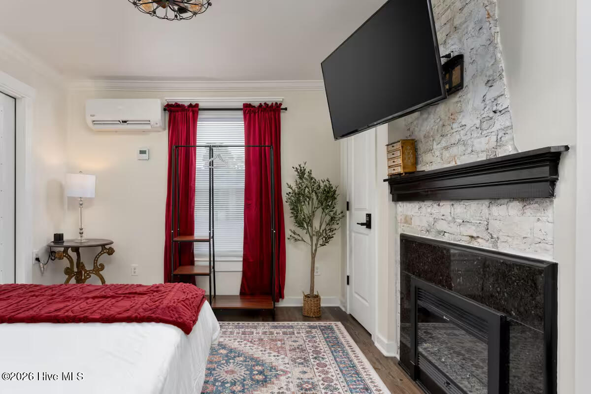 100562028 | Photo 30