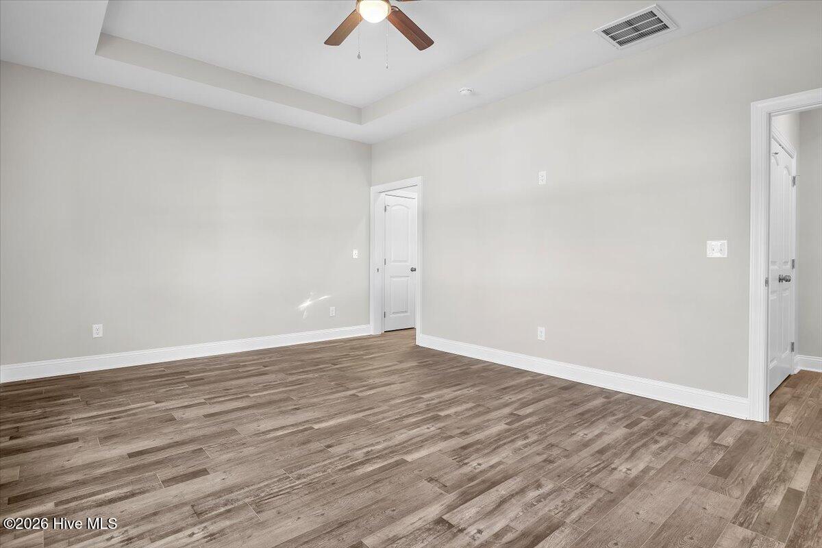 100551453 | Photo 13