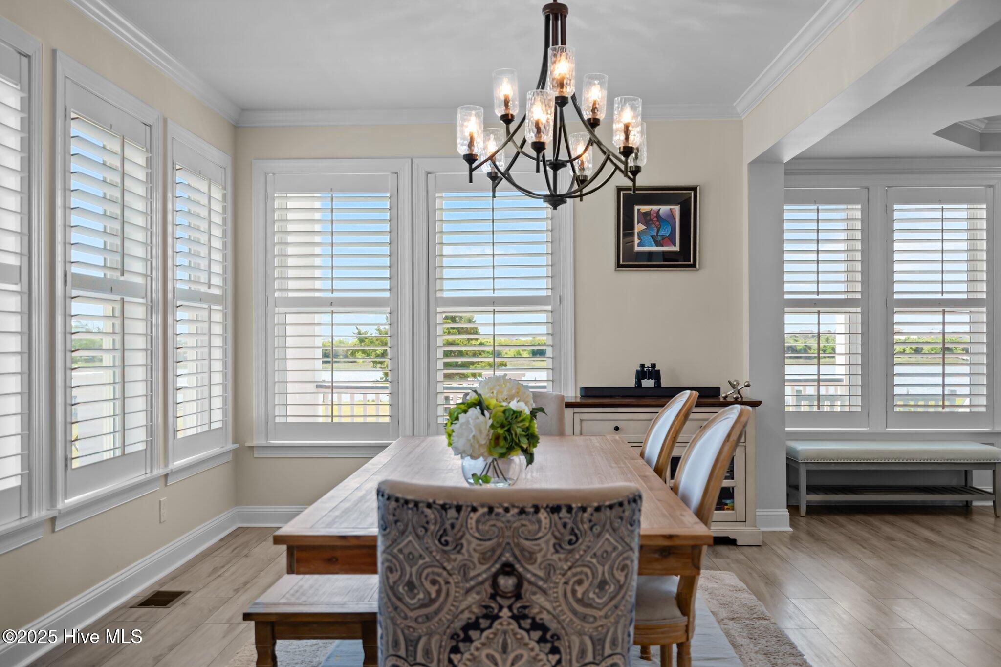 100532890 | Photo 21