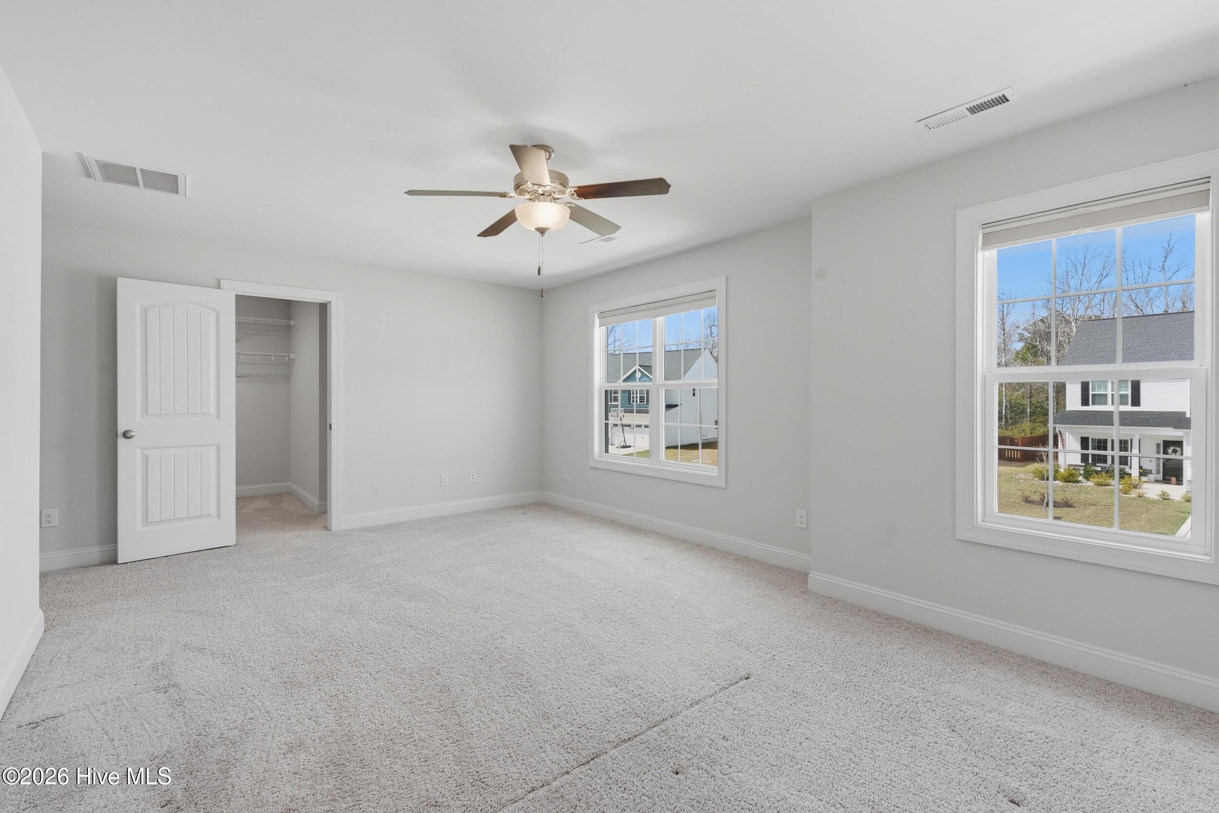 100559479 | Photo 24