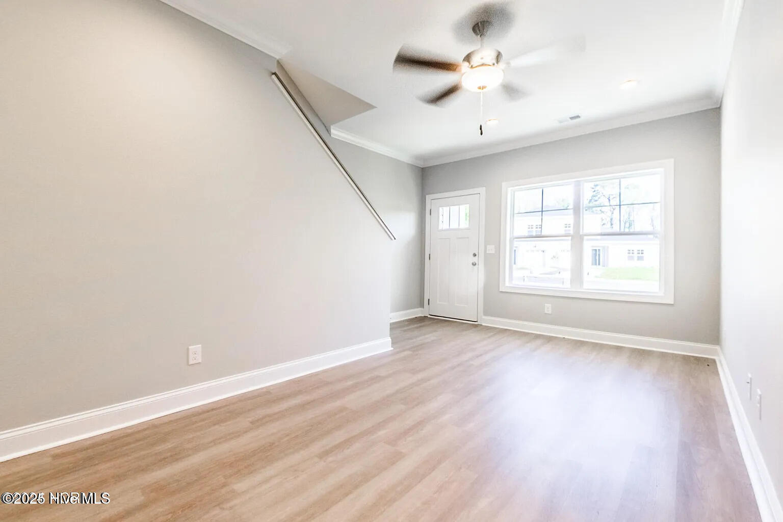 100528909 | Photo 36