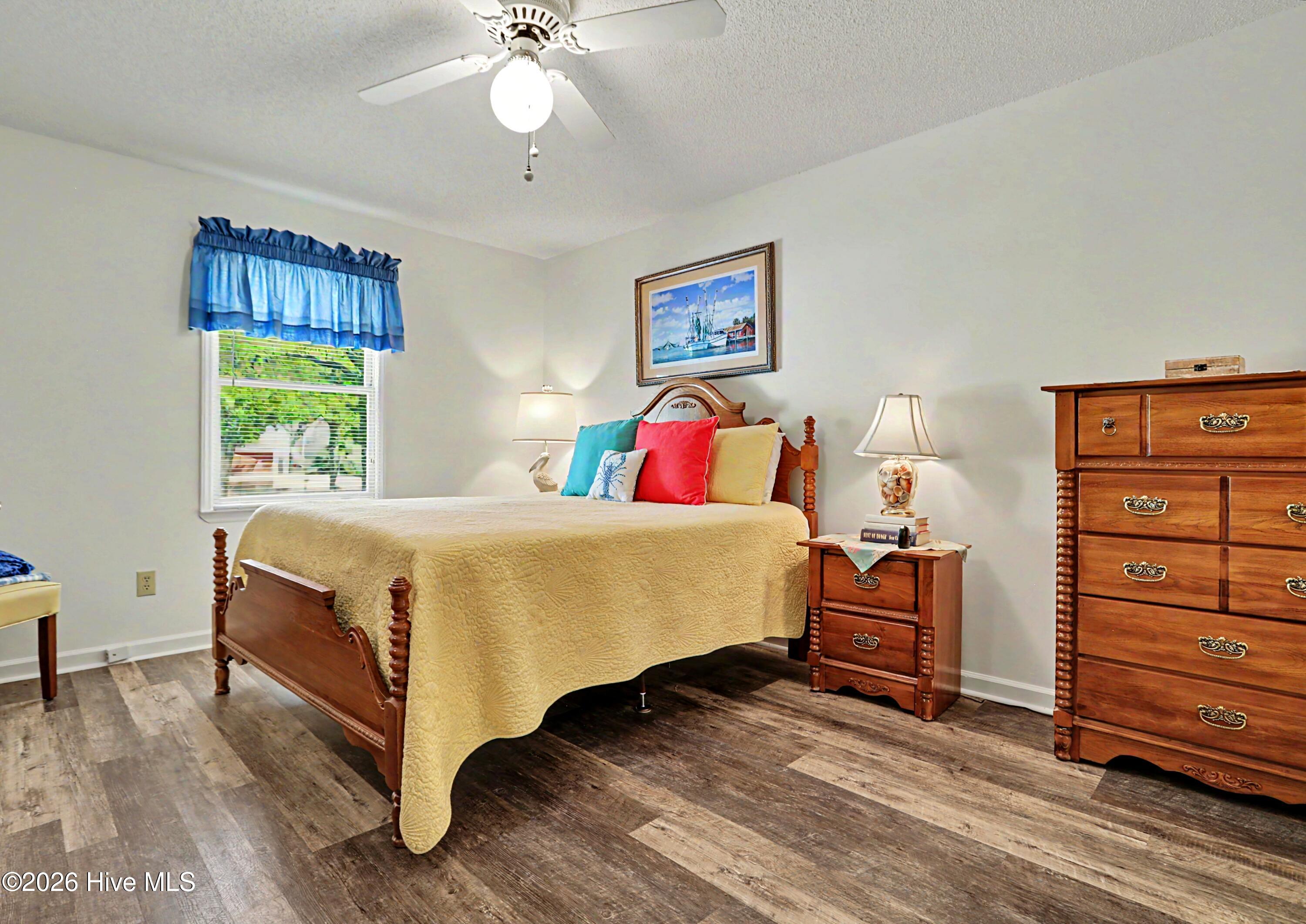 100563320 | Photo 20