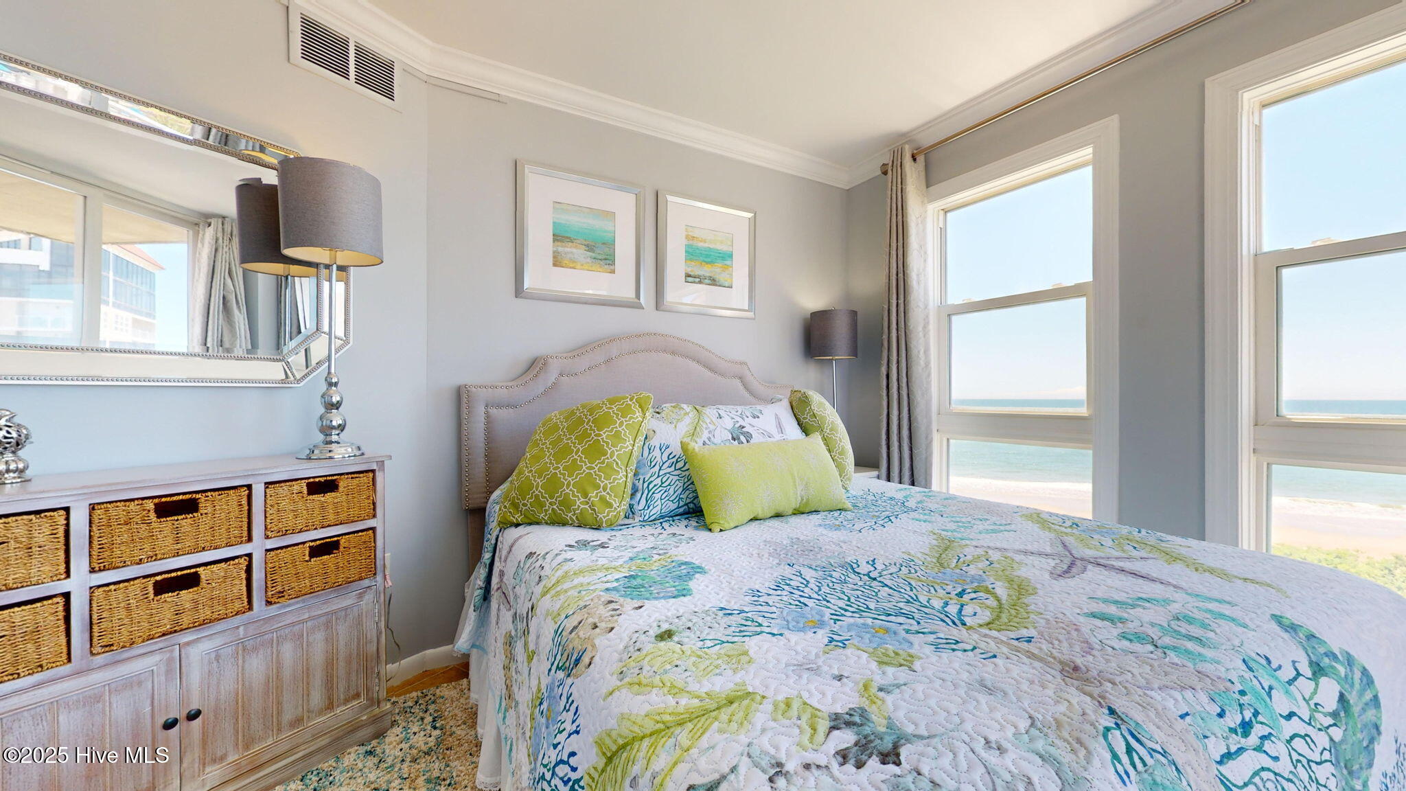 100525315 | Photo 35