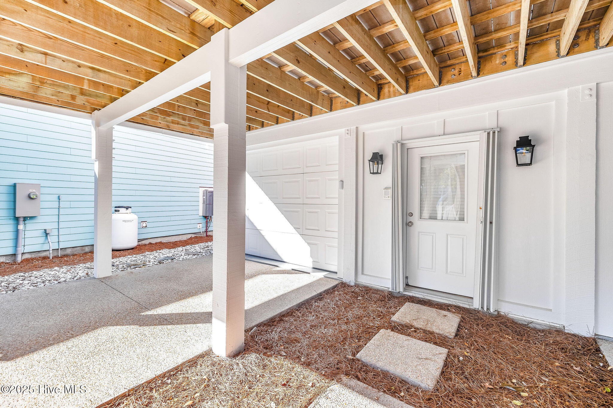 100540097 | Photo 53