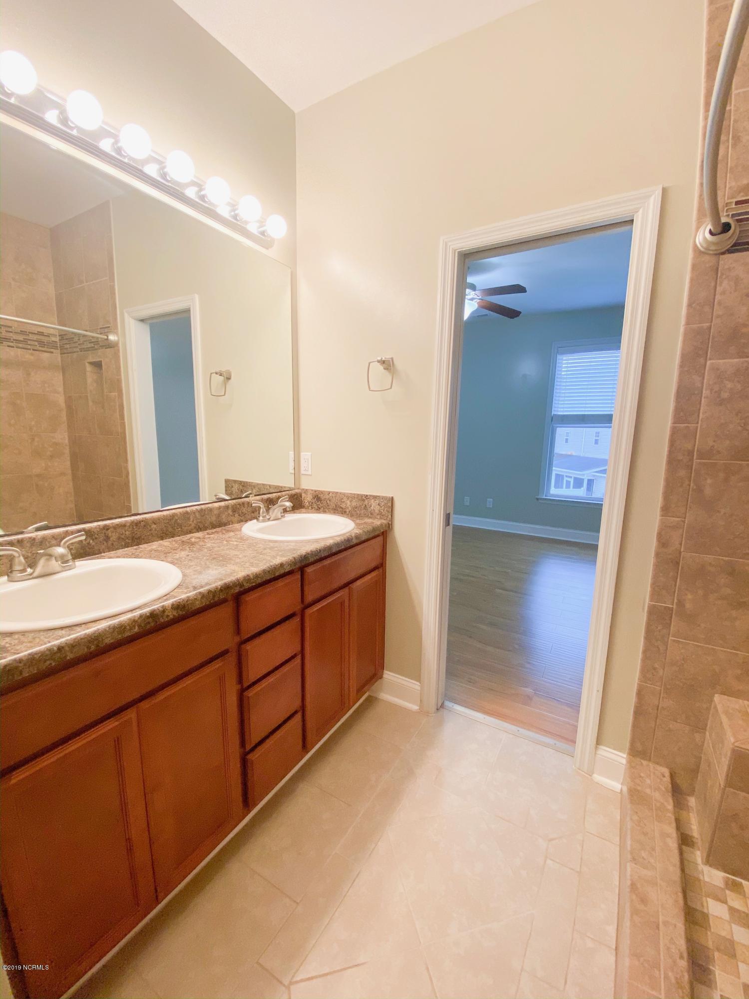 100552495 | Photo 13