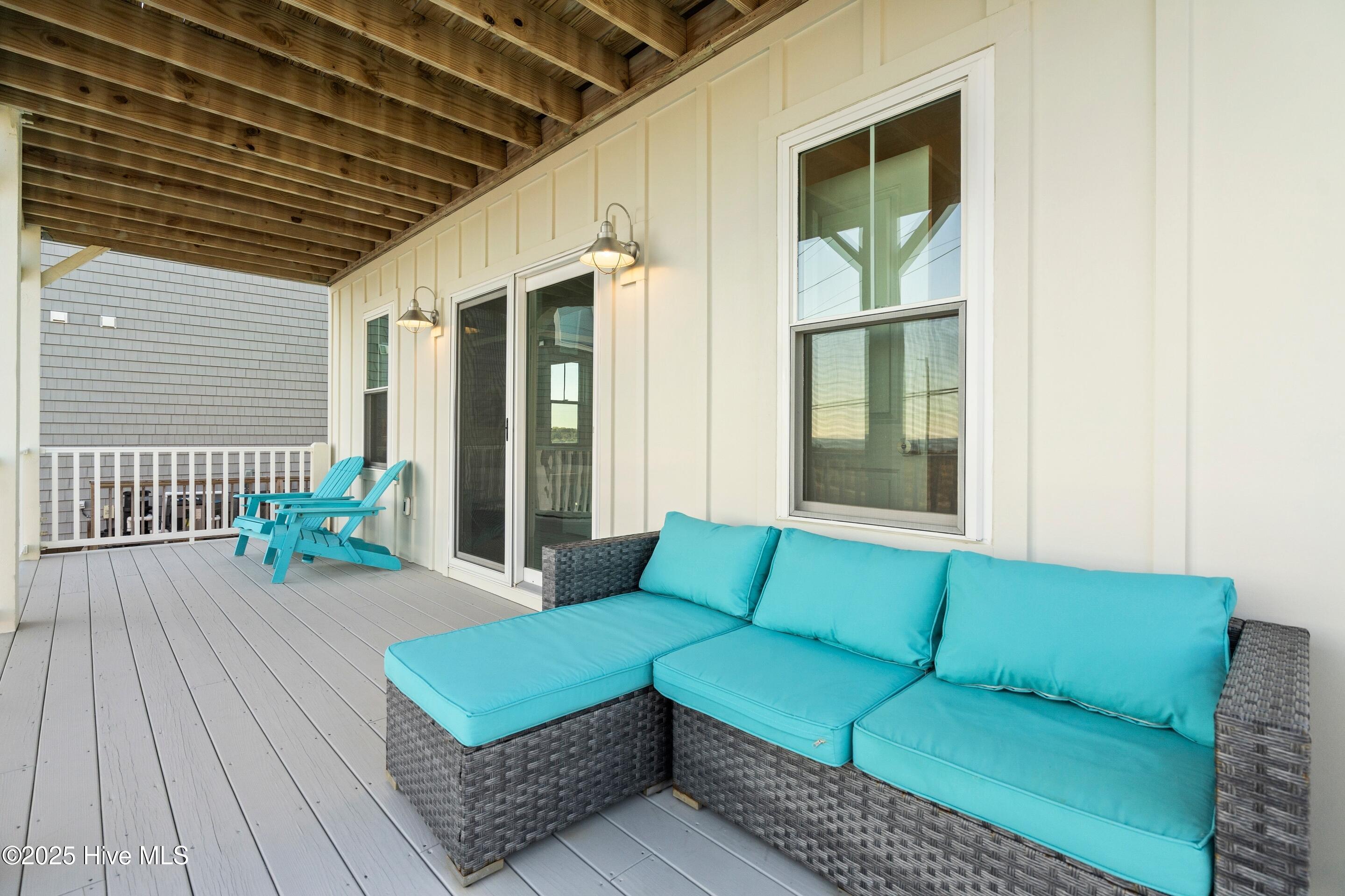 100540590 | Photo 72