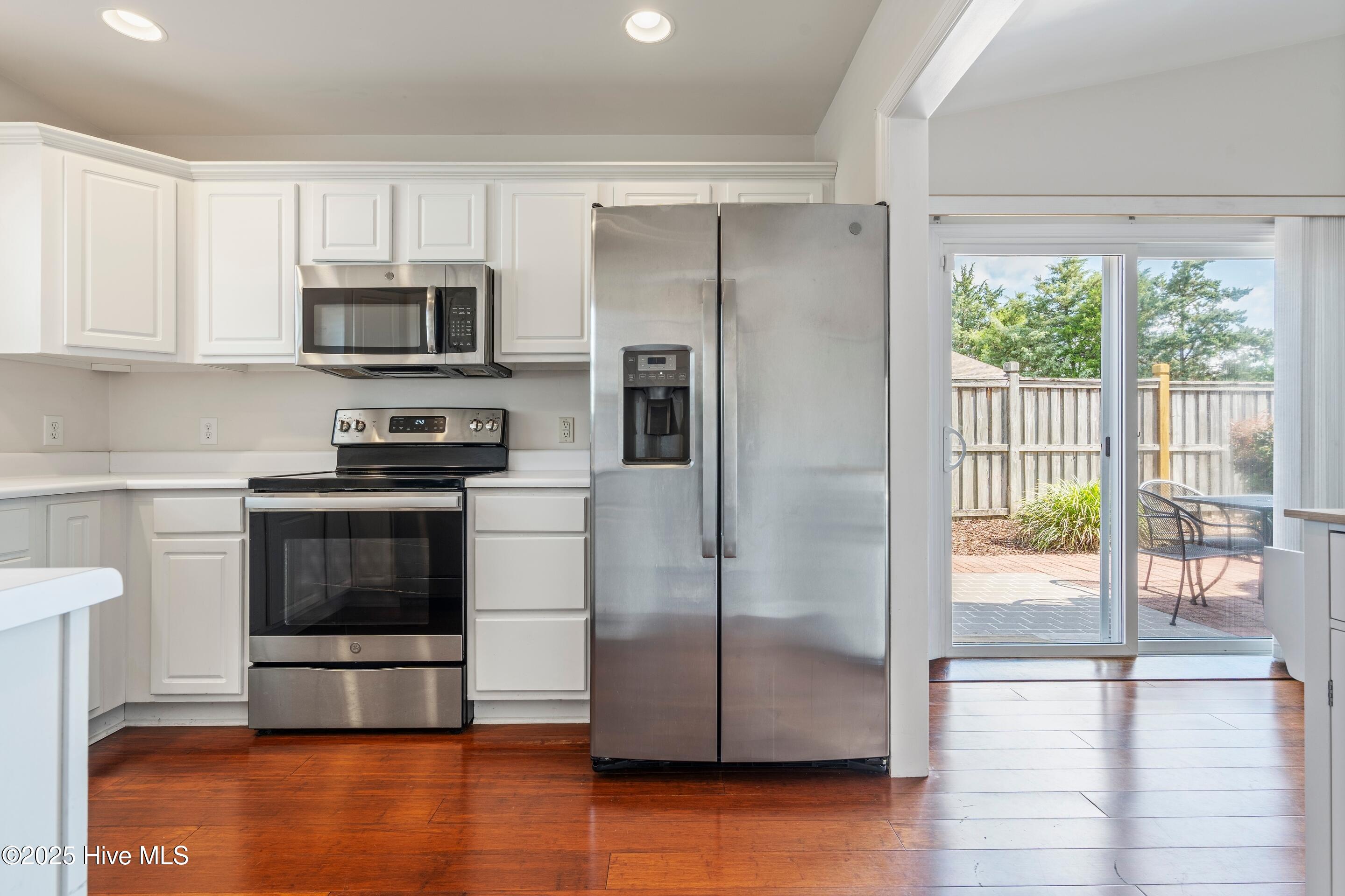 100511628 | Photo 16