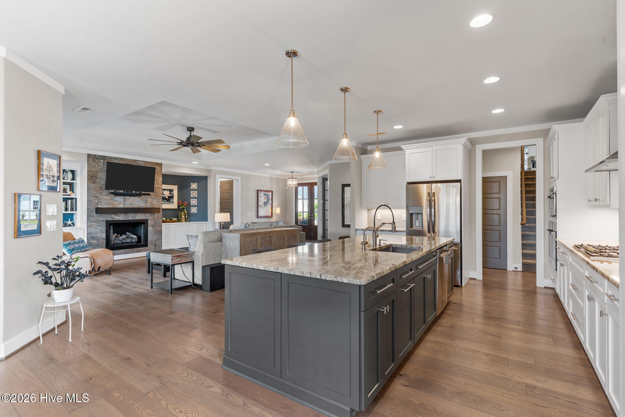 100568517 | Photo 22