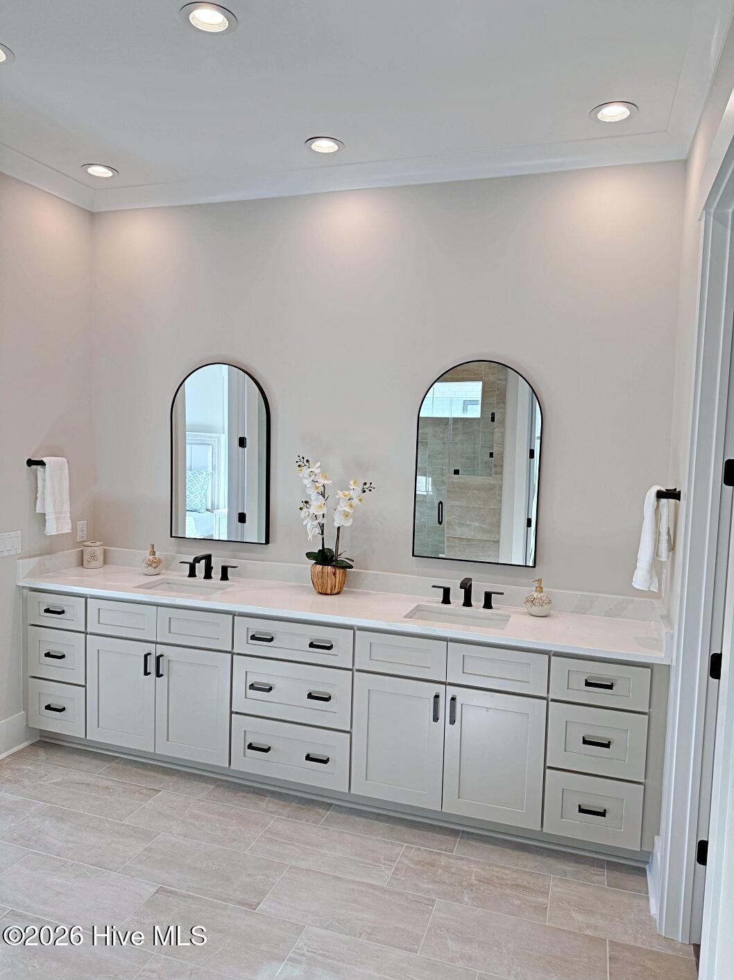 100553338 | Photo 25