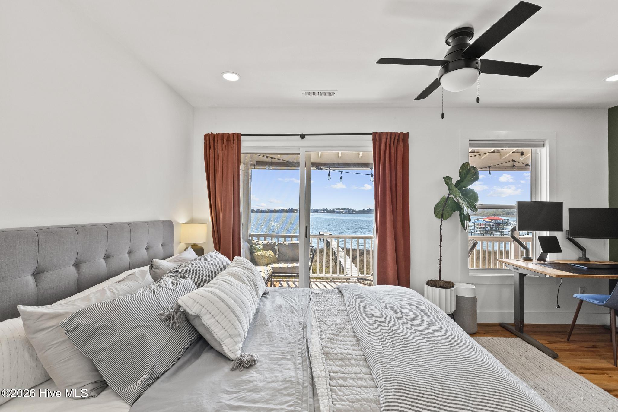 100557619 | Photo 19