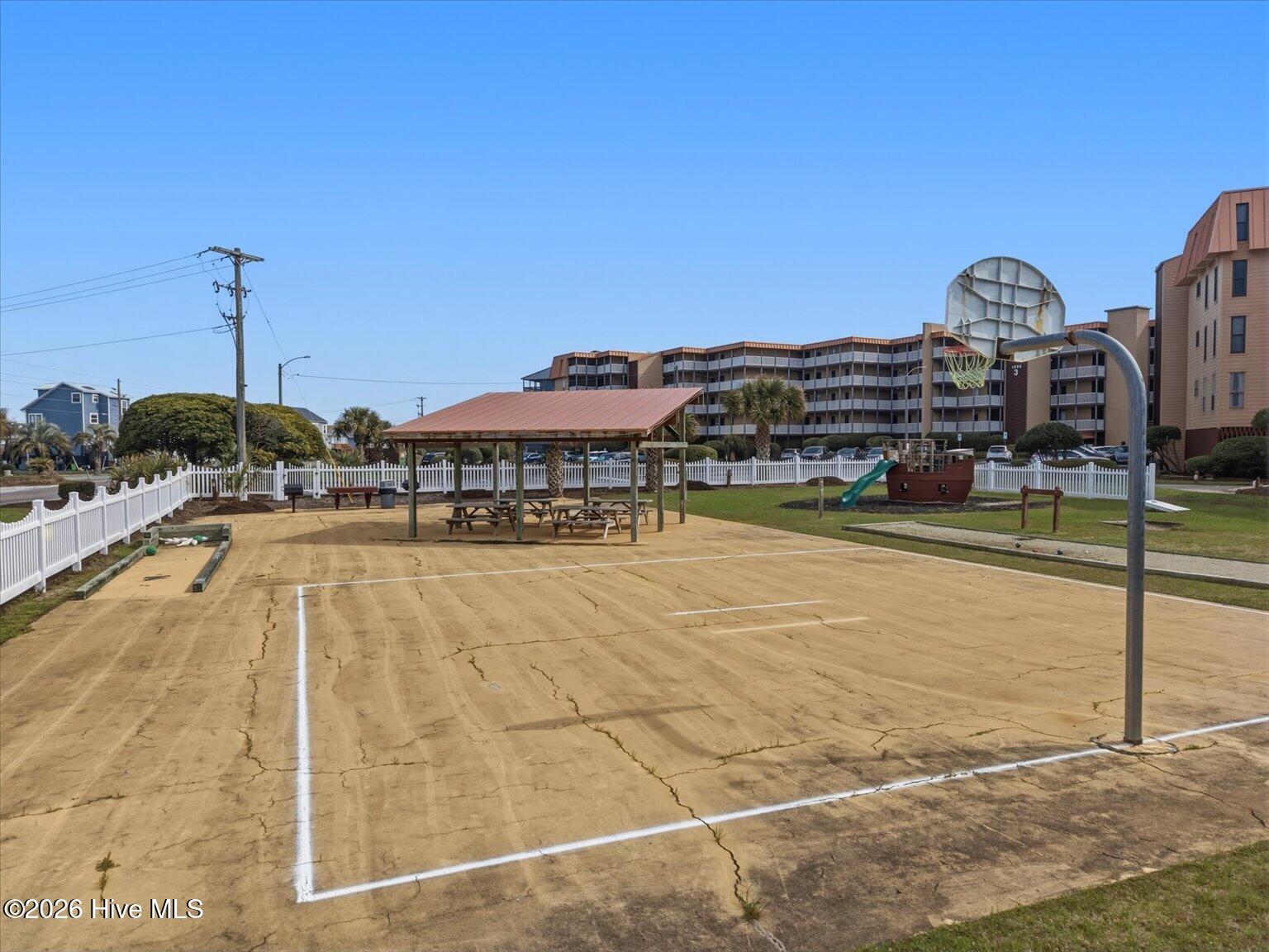 100561249 | Photo 36