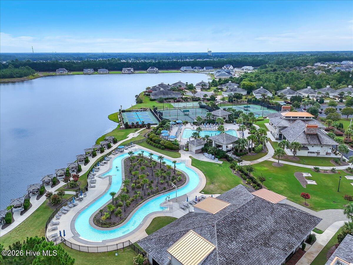 100558709 | Photo 102