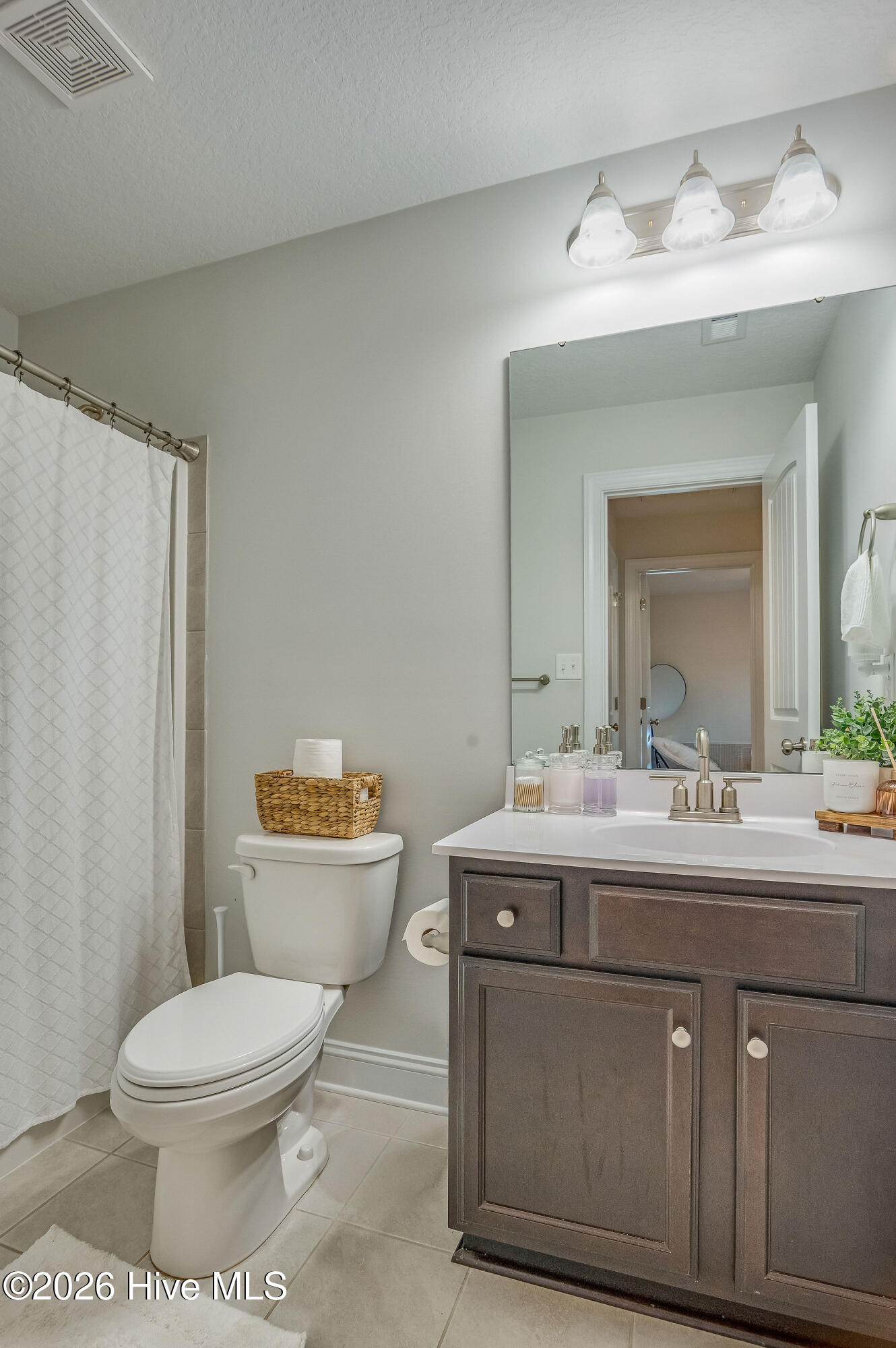 100568428 | Photo 40