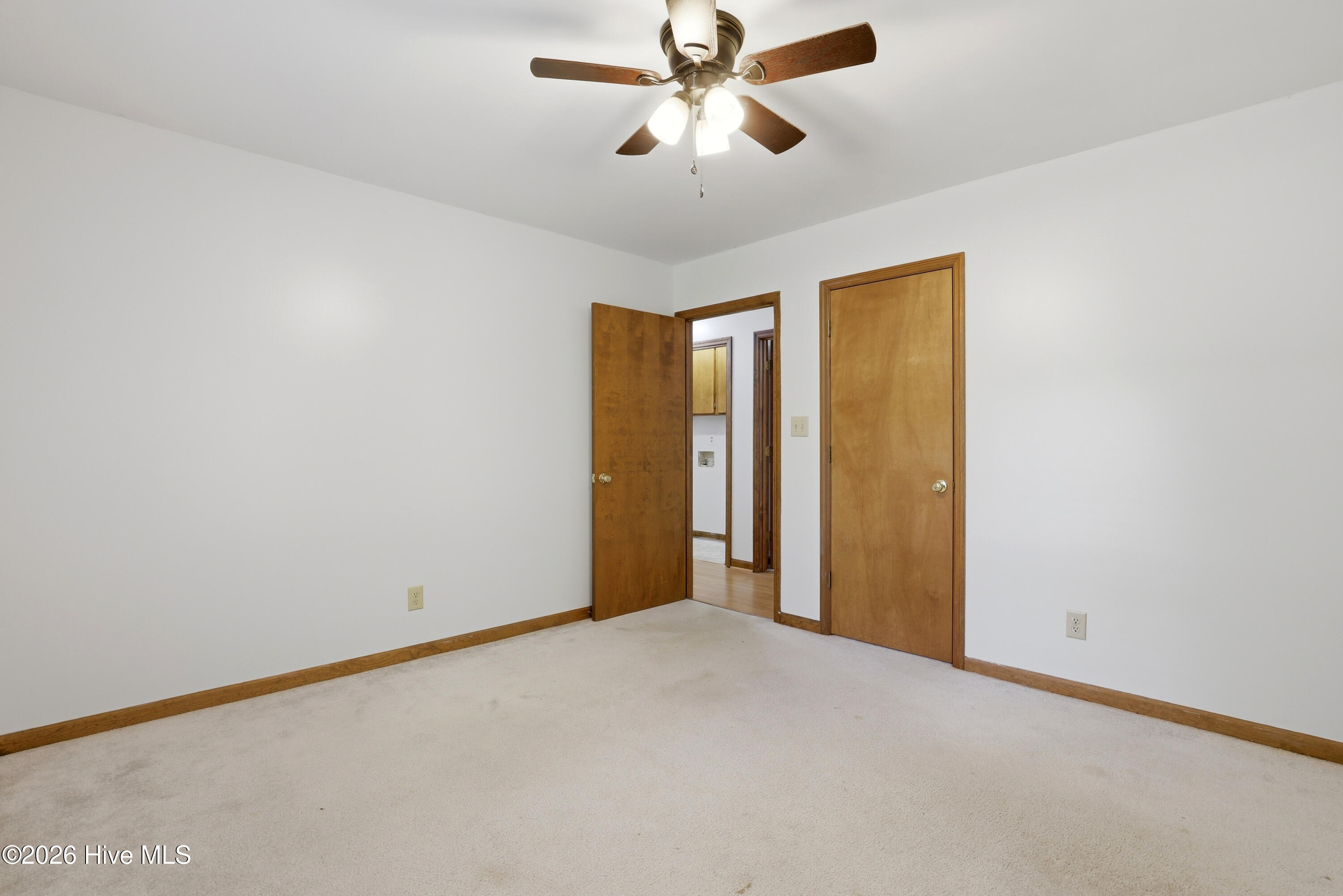 100569494 | Photo 43