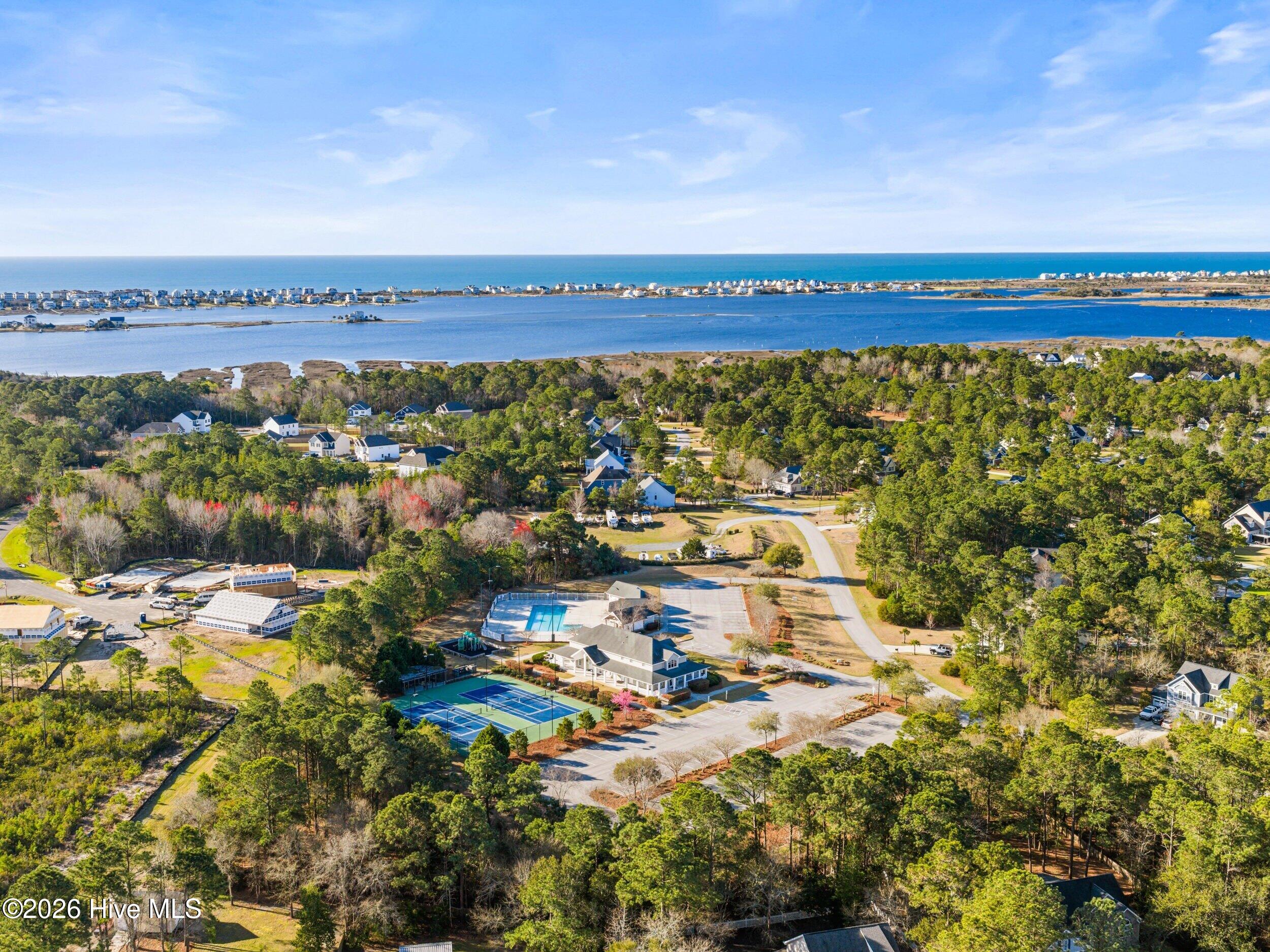 100565919 | Photo 64