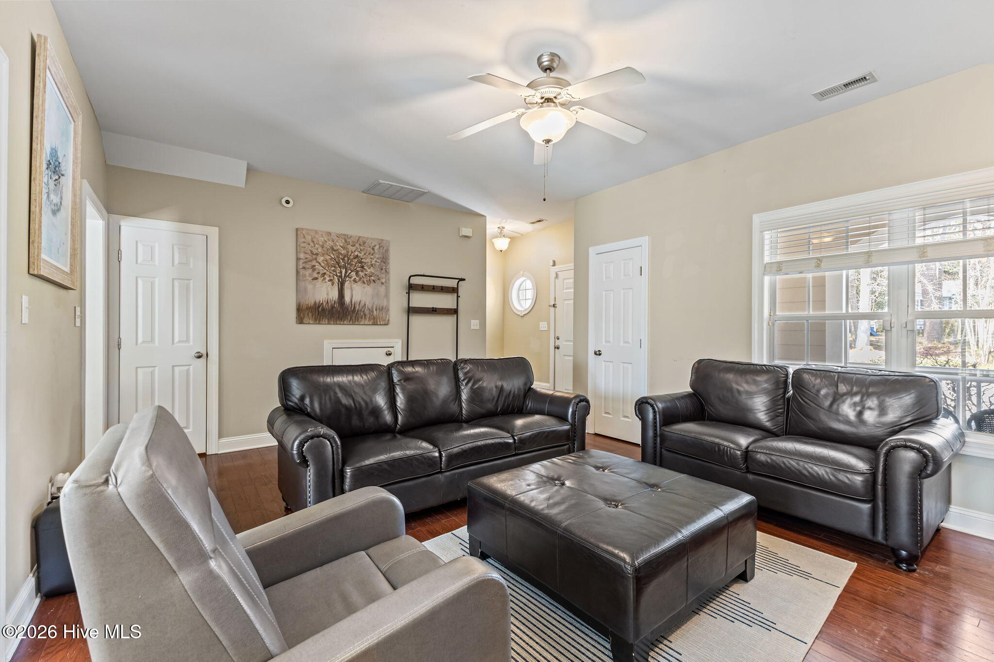 100563146 | Photo 13