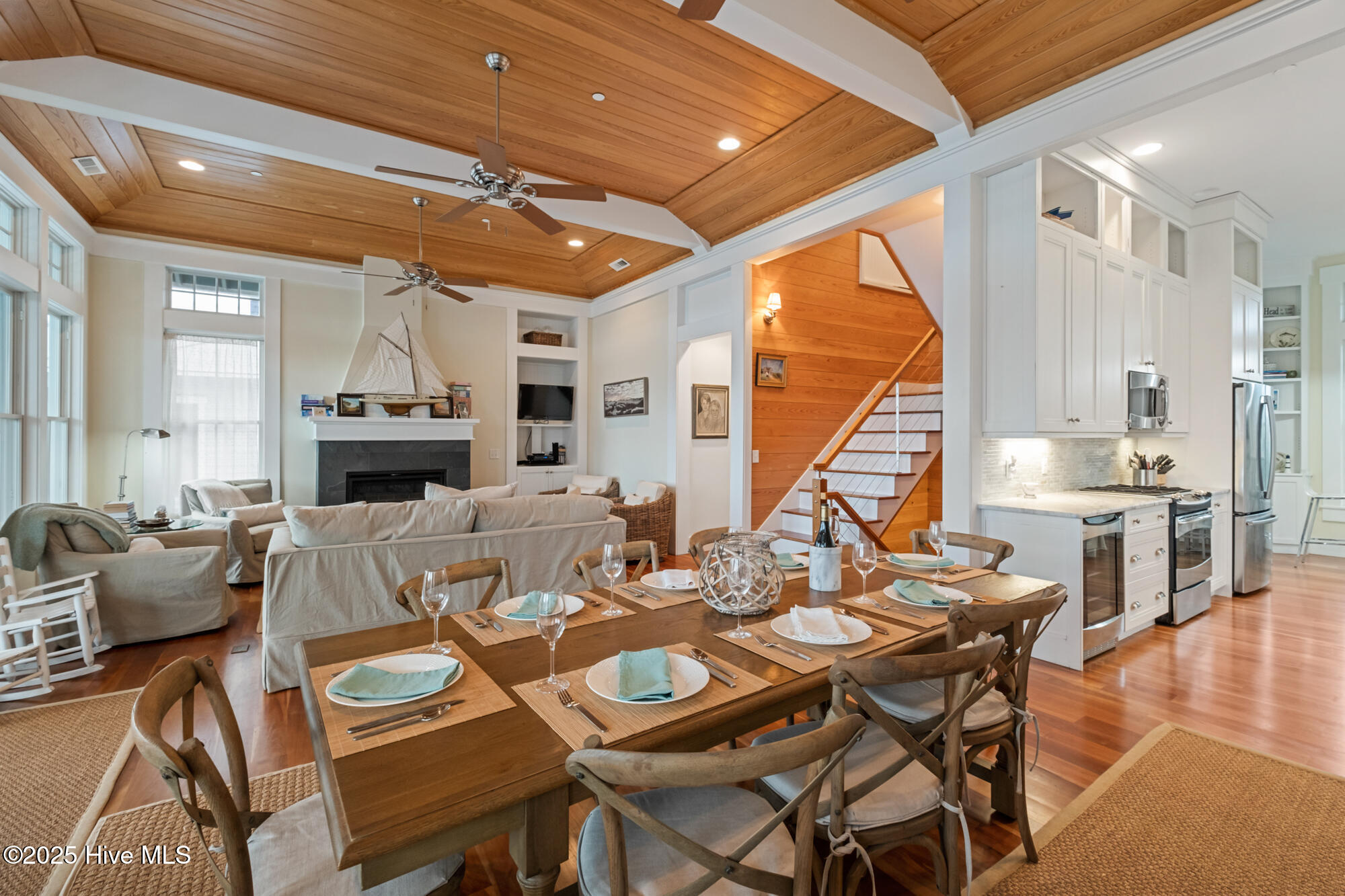 100492328 | Photo 16