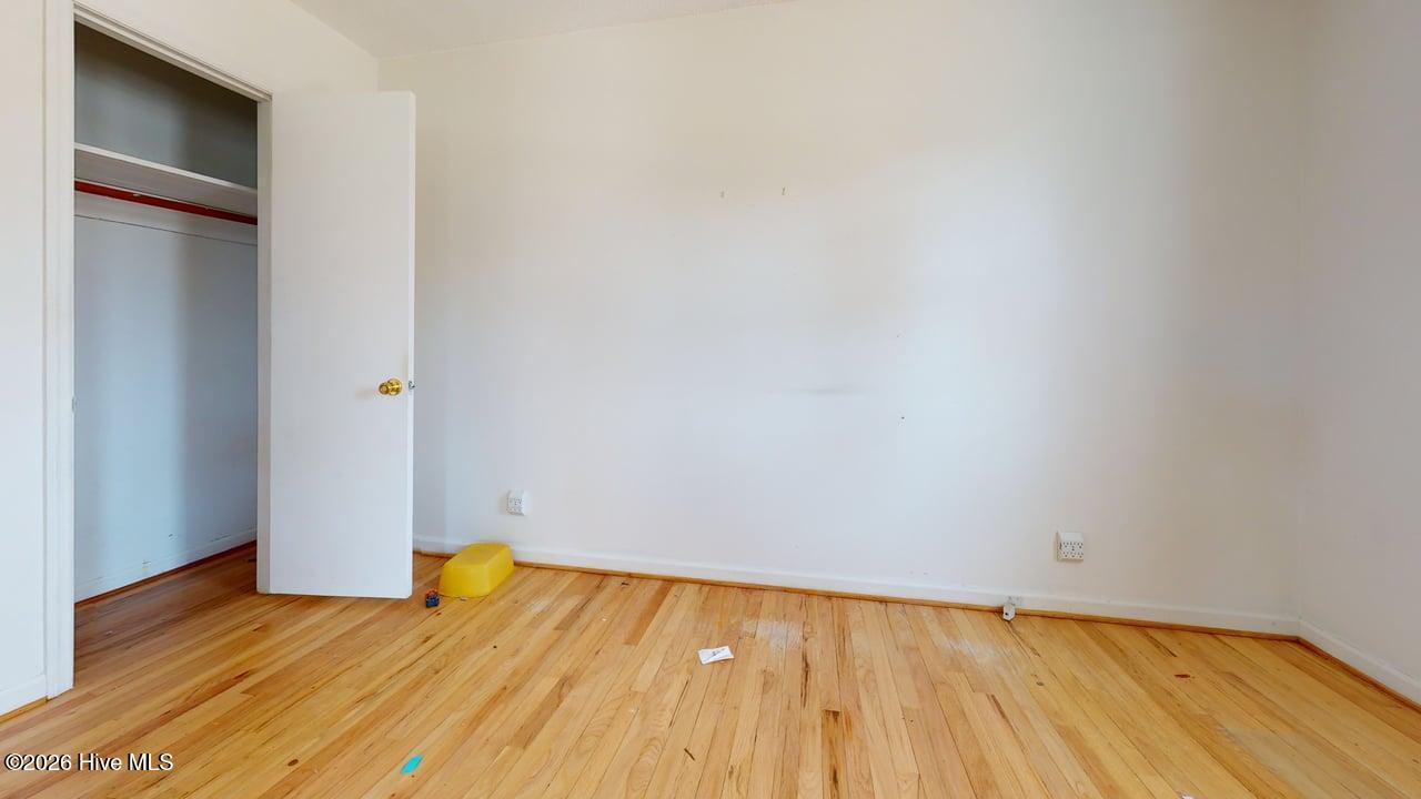 100553926 | Photo 17