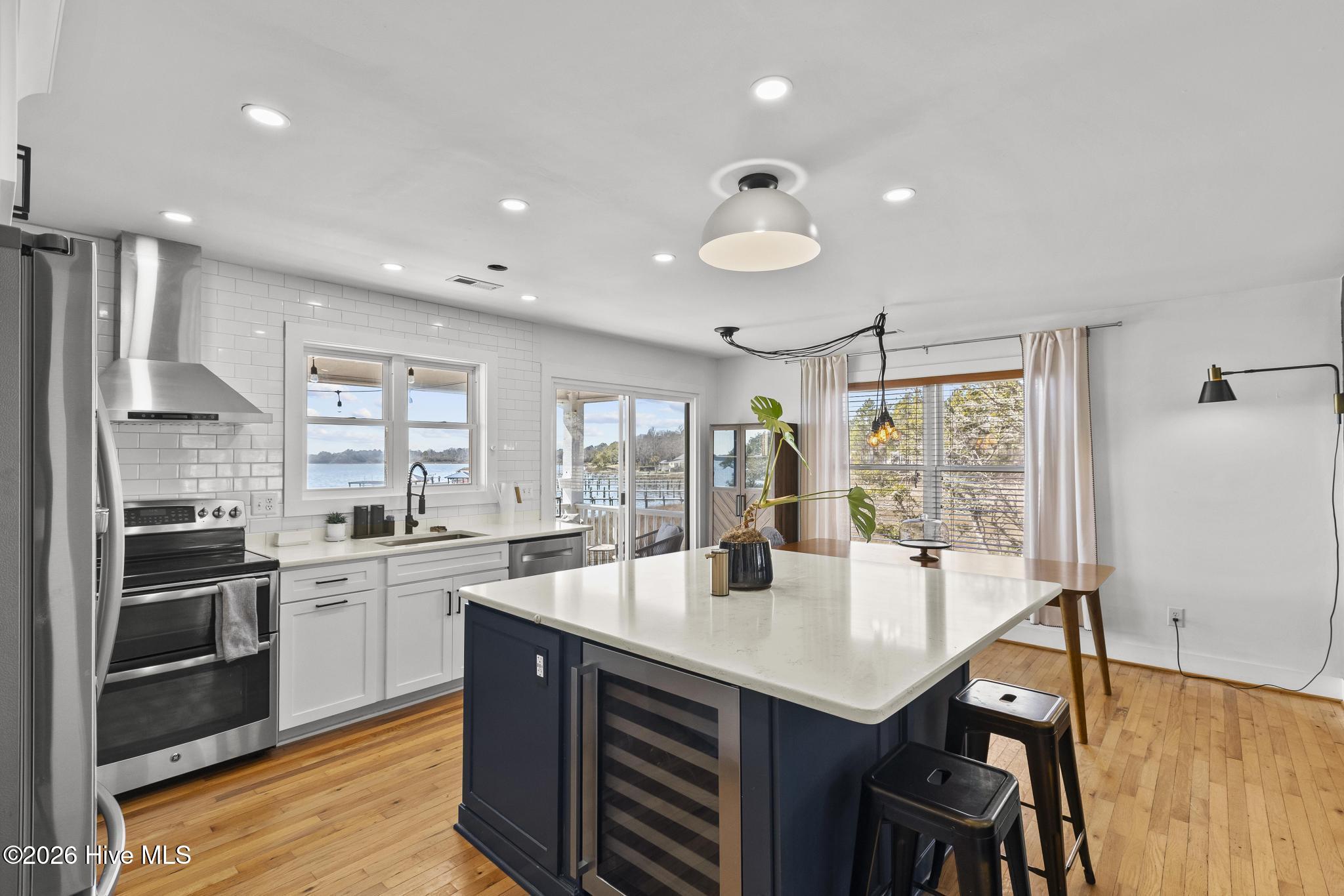 100557619 | Photo 14