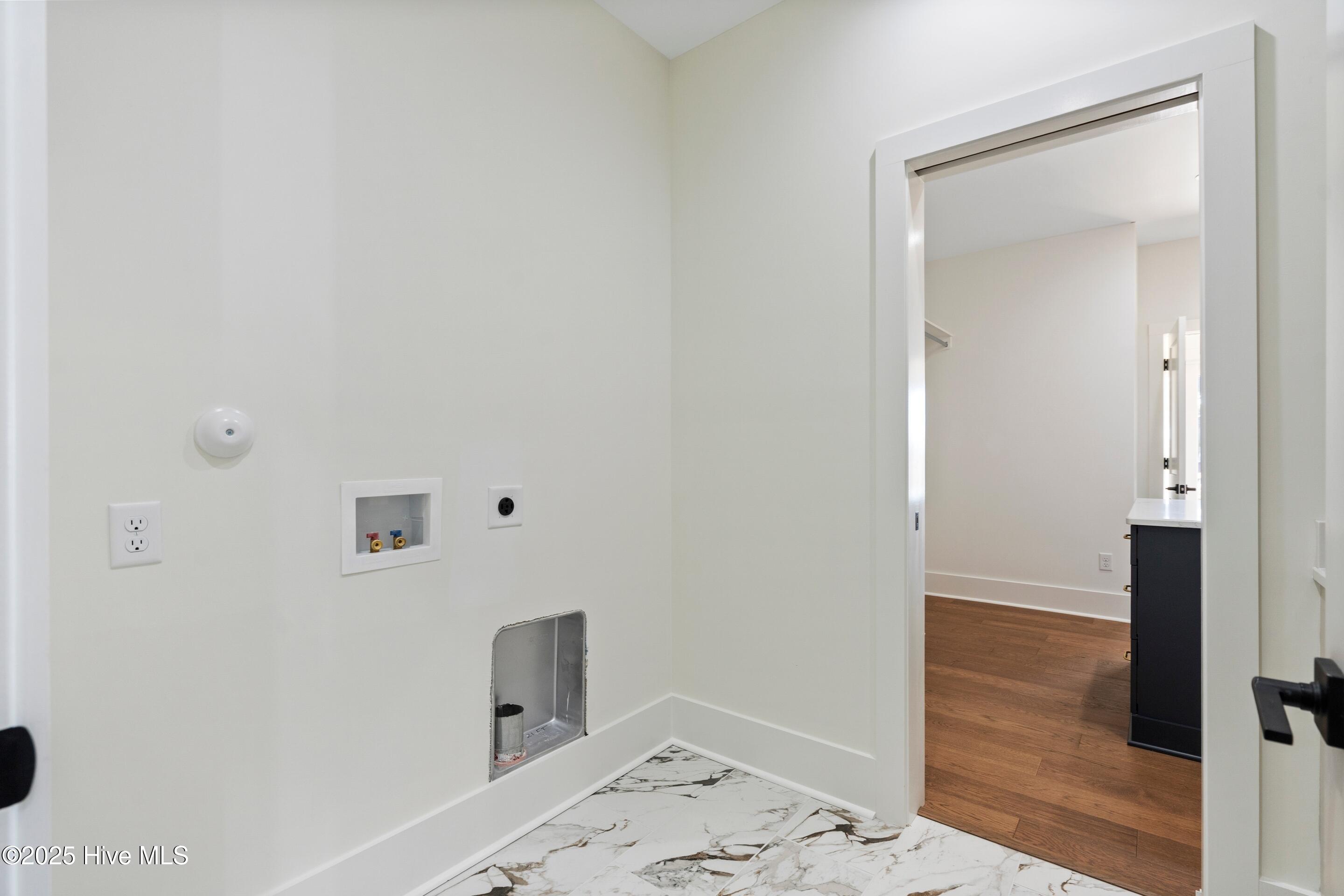 100545730 | Photo 73