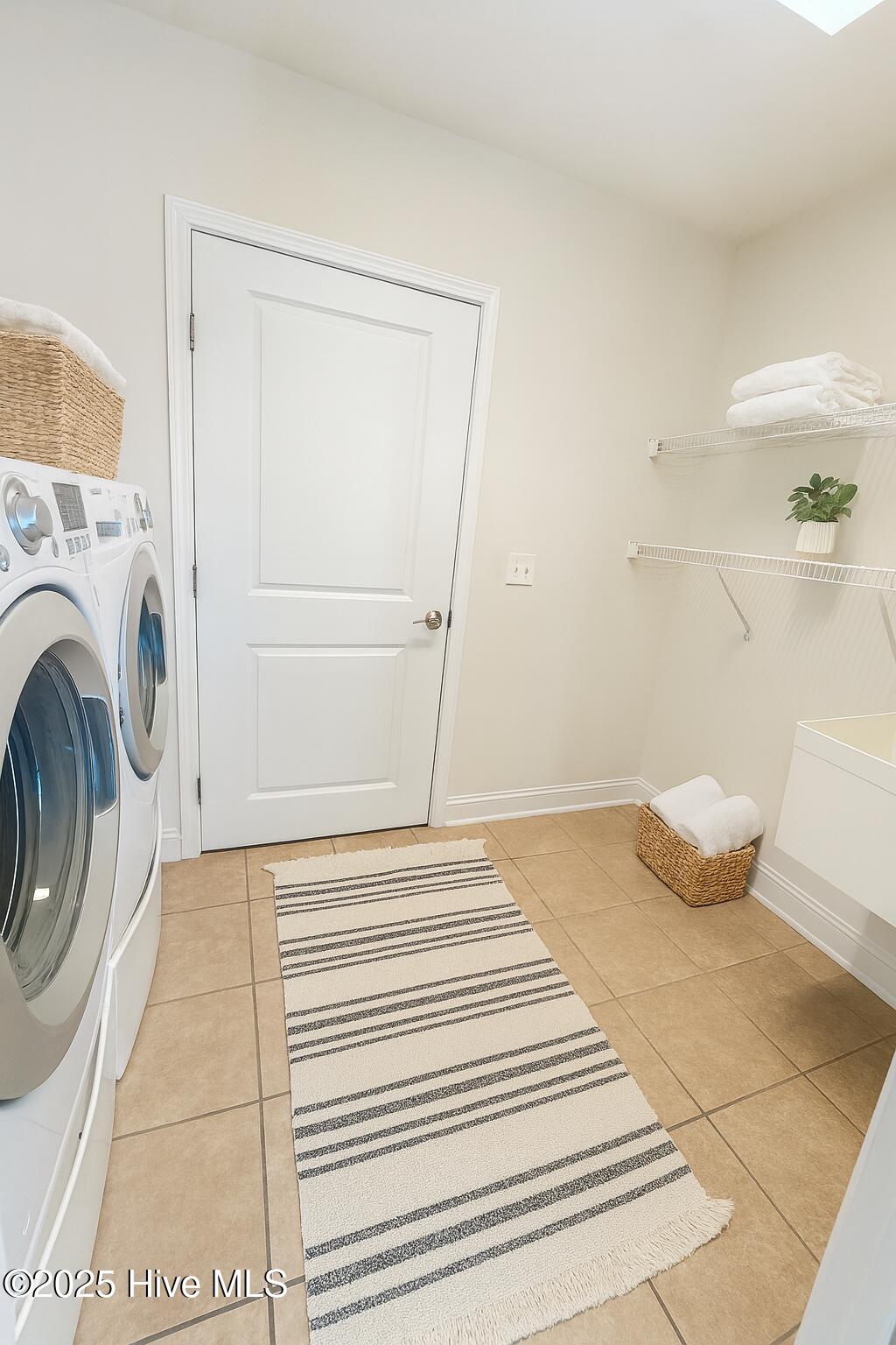 100537389 | Photo 10