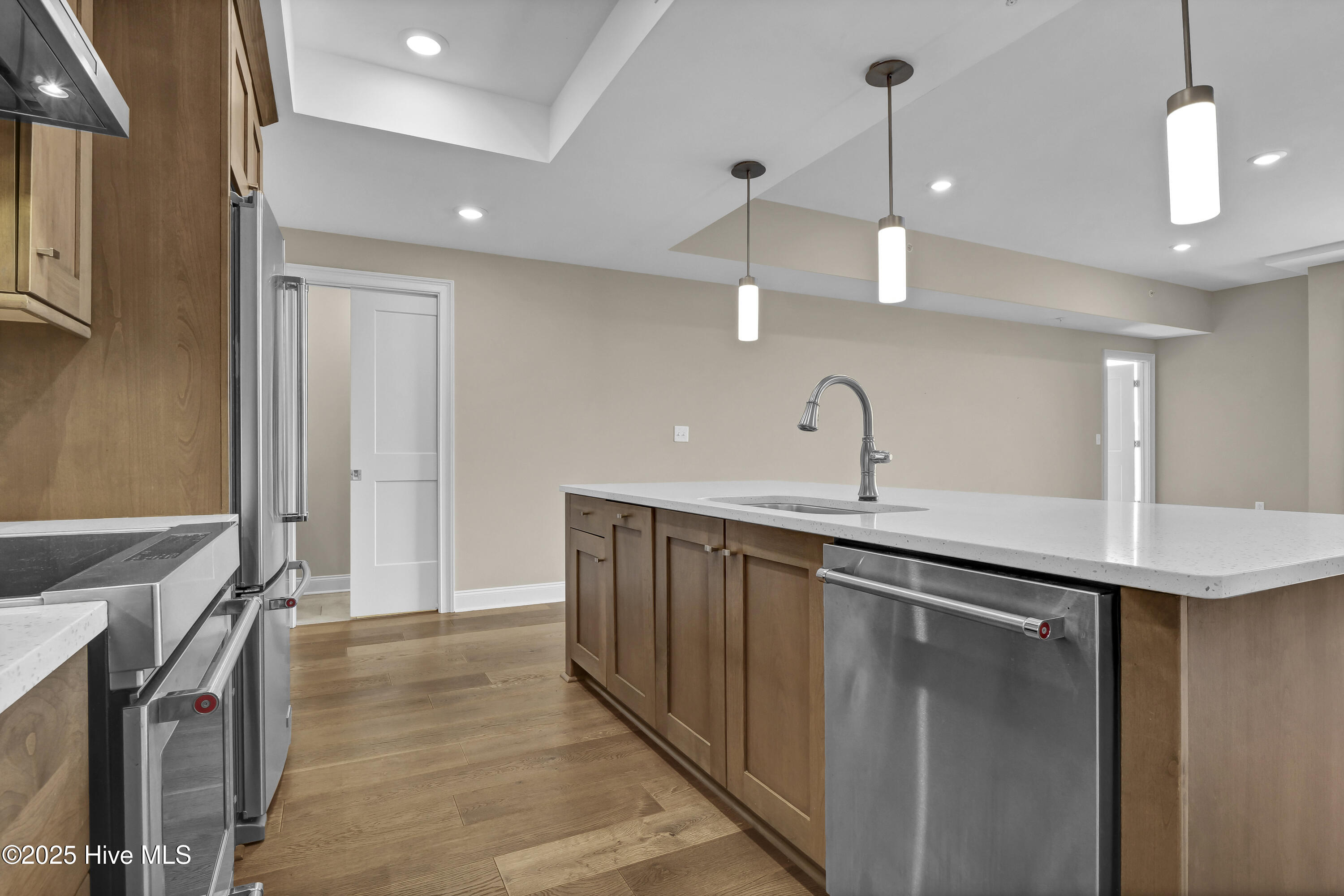 100526322 | Photo 54