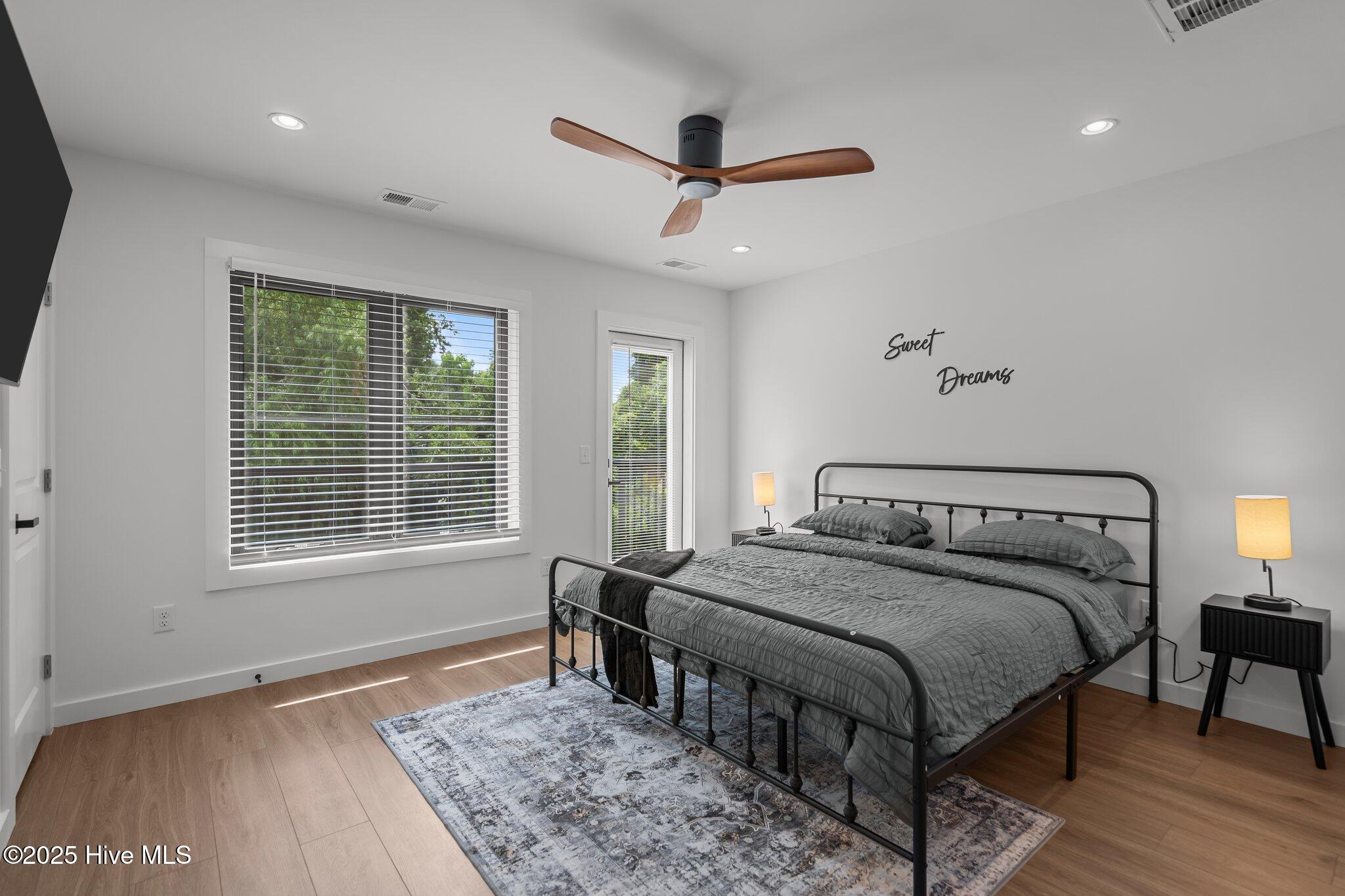 100536872 | Photo 24