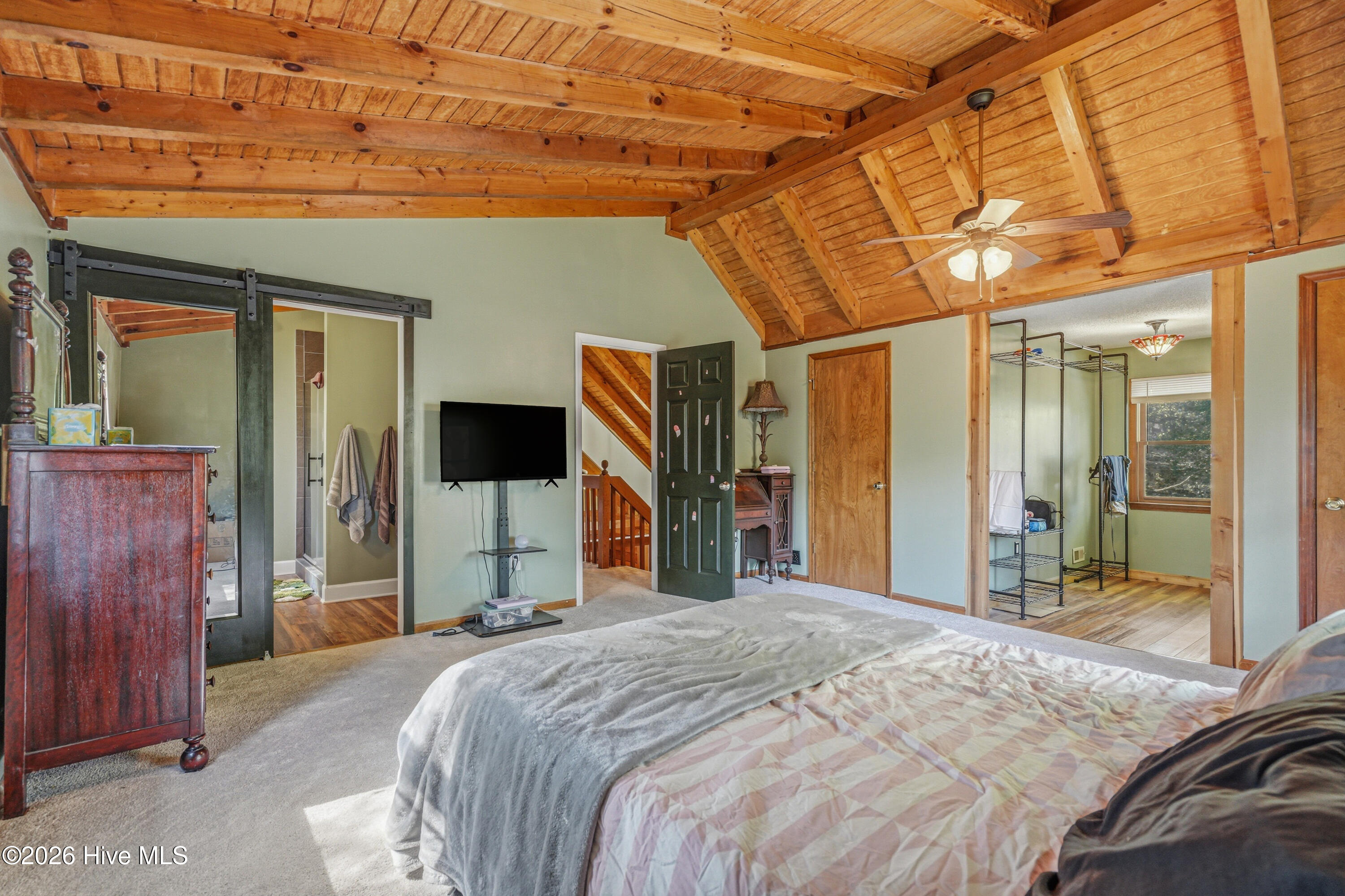 100566654 | Photo 26