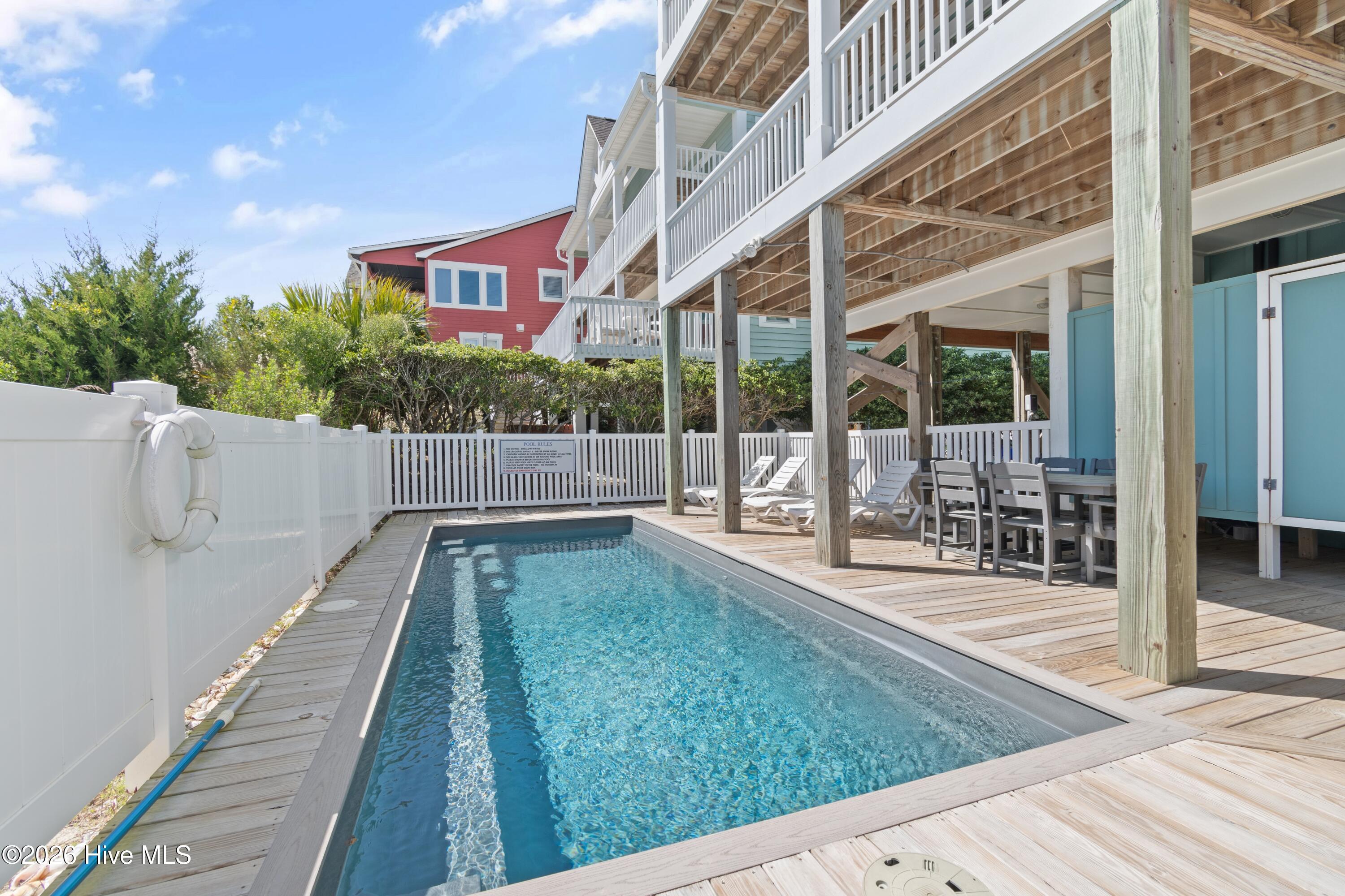 100564147 | Photo 45