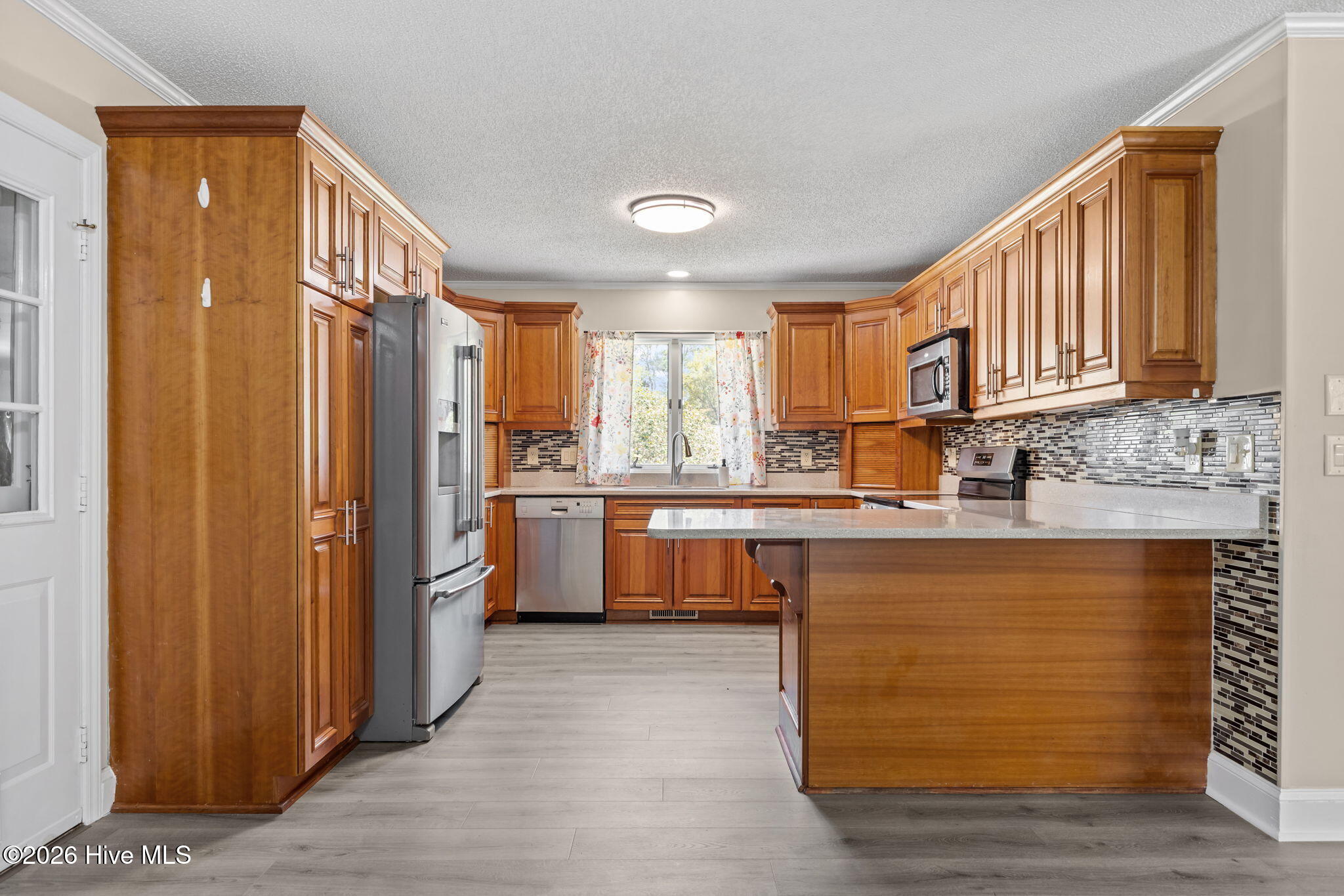 100566474 | Photo 48