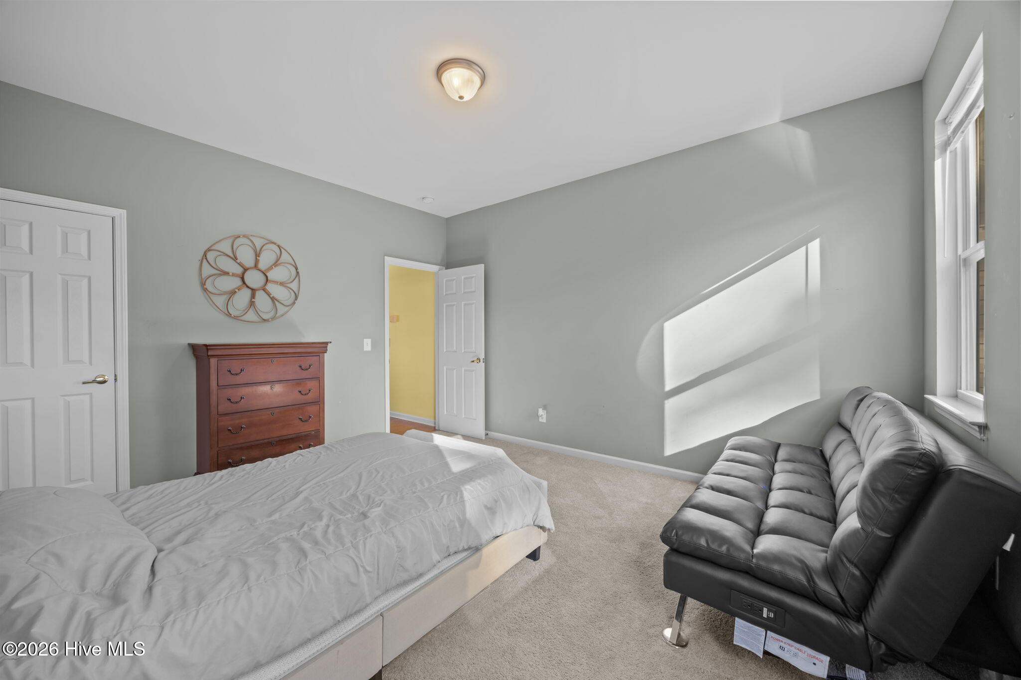 100549606 | Photo 24