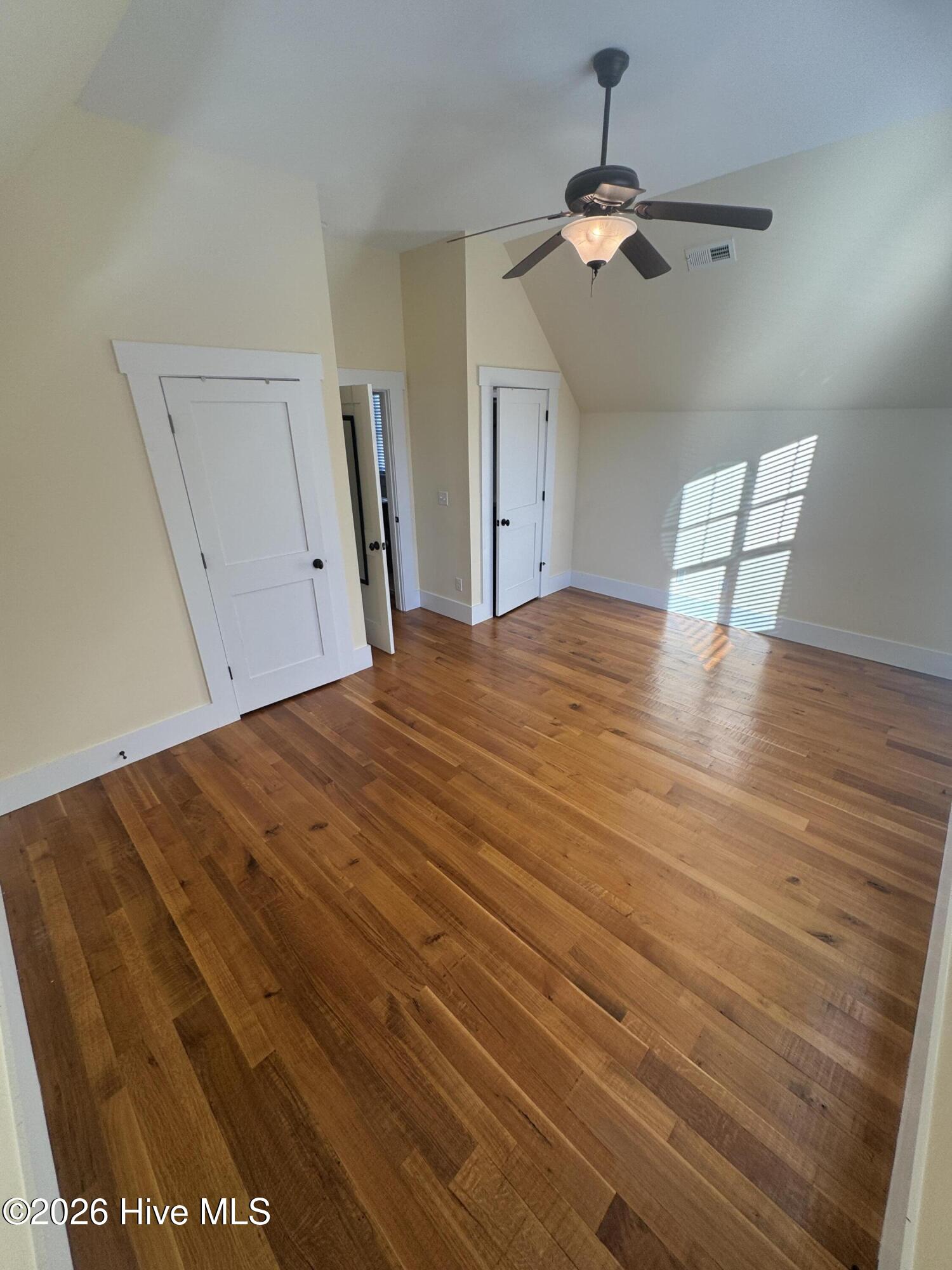 100555381 | Photo 23