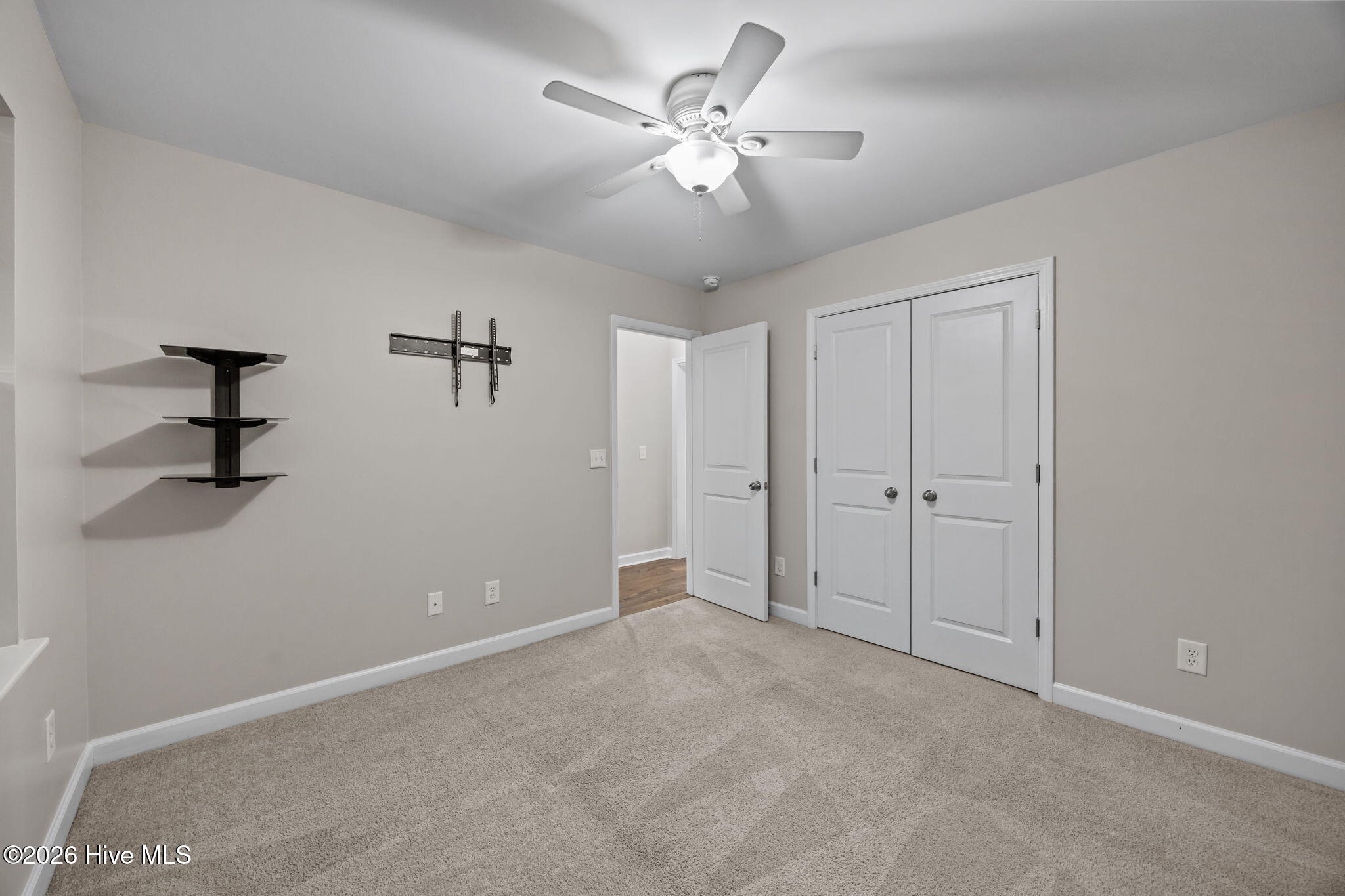 100553679 | Photo 24