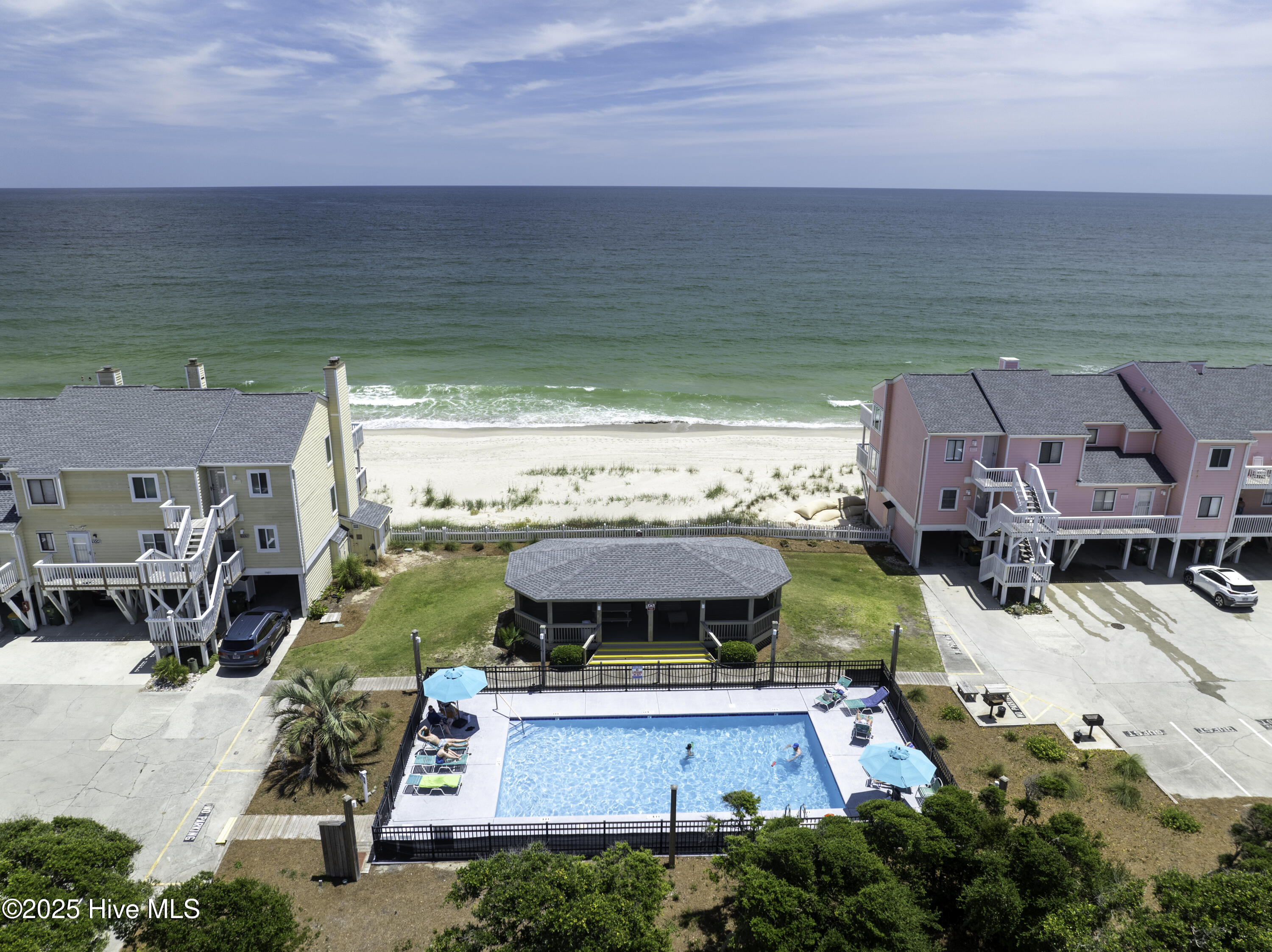 100529078 | Photo 63