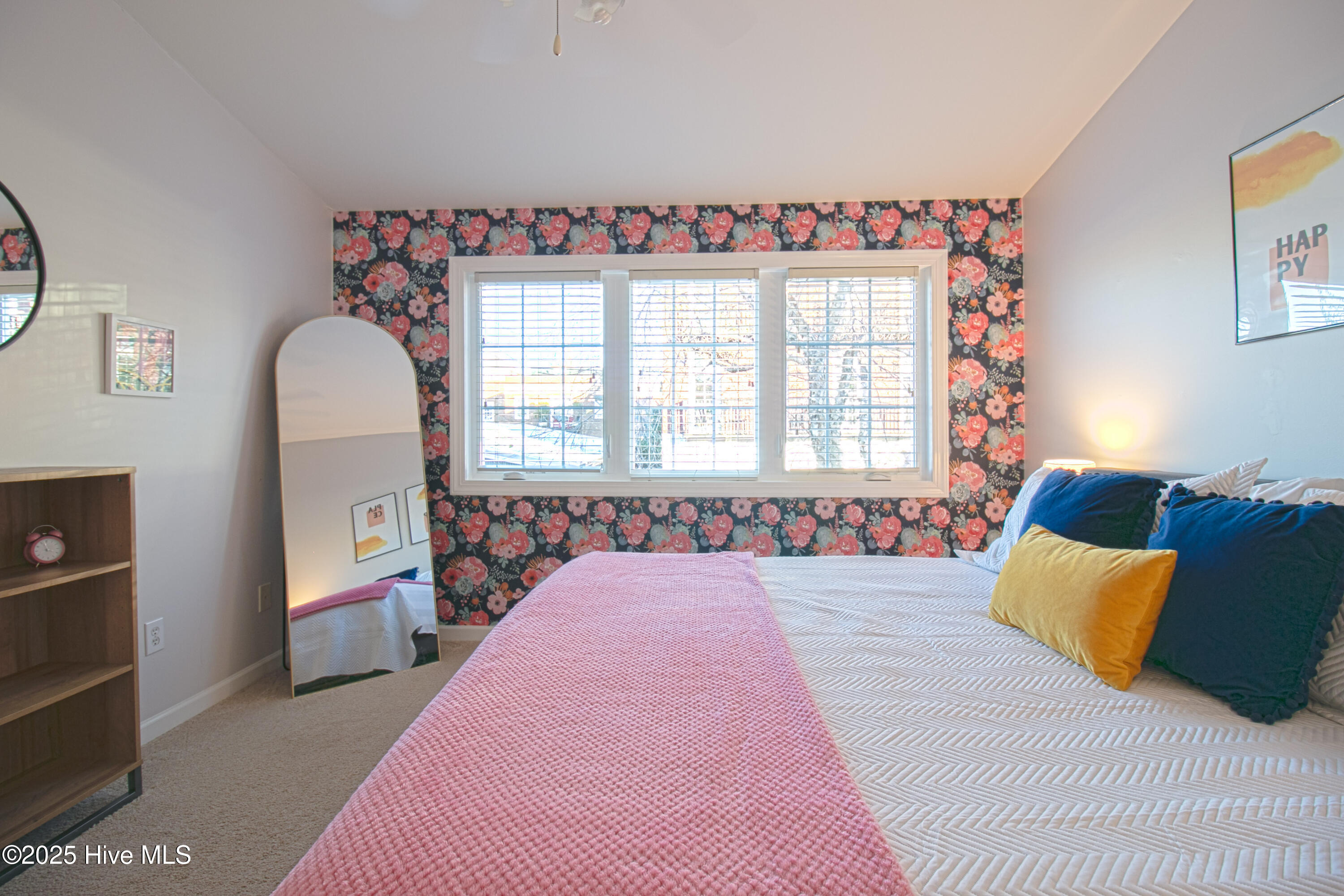 100545473 | Photo 47