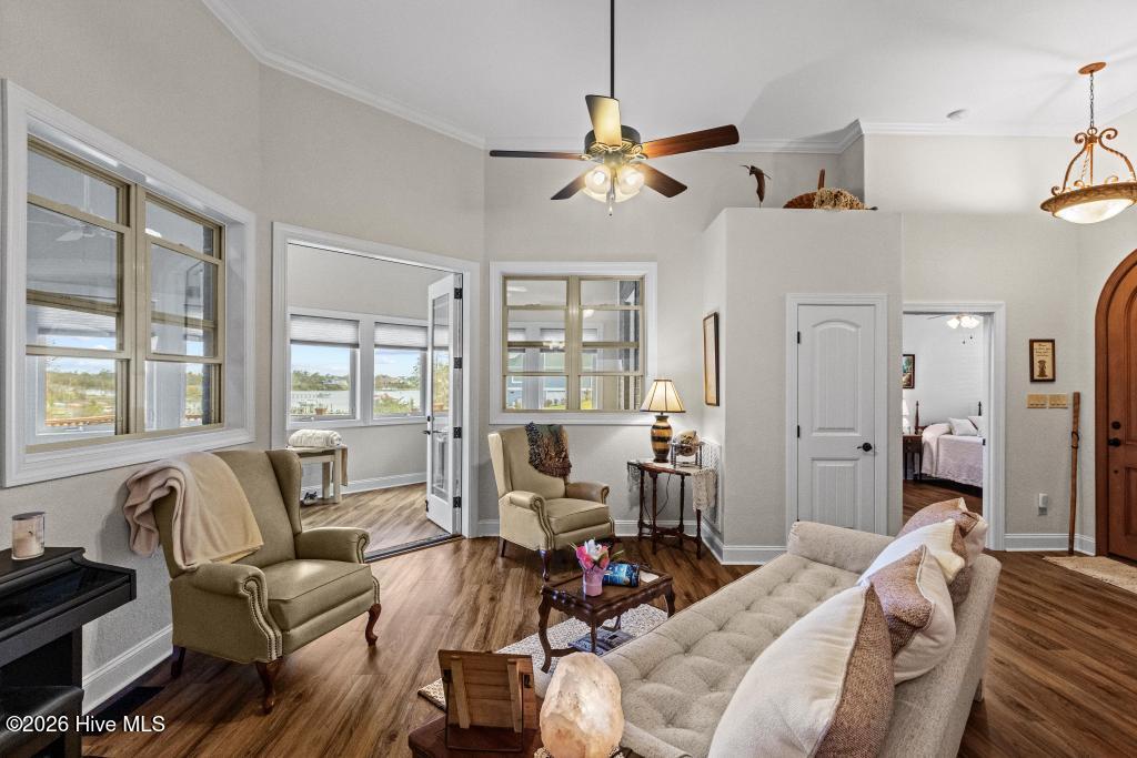 100564942 | Photo 10