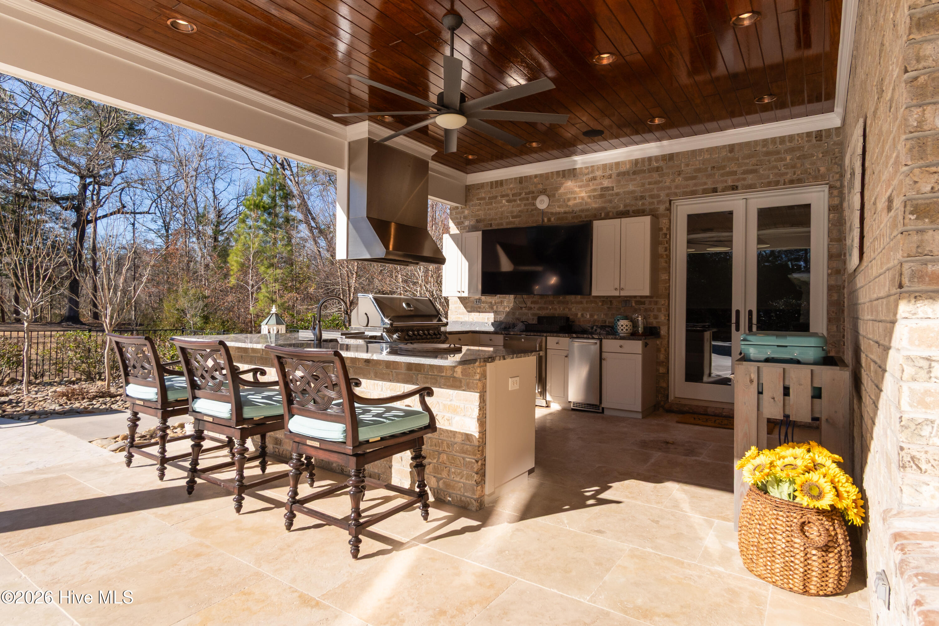 100550947 | Photo 111