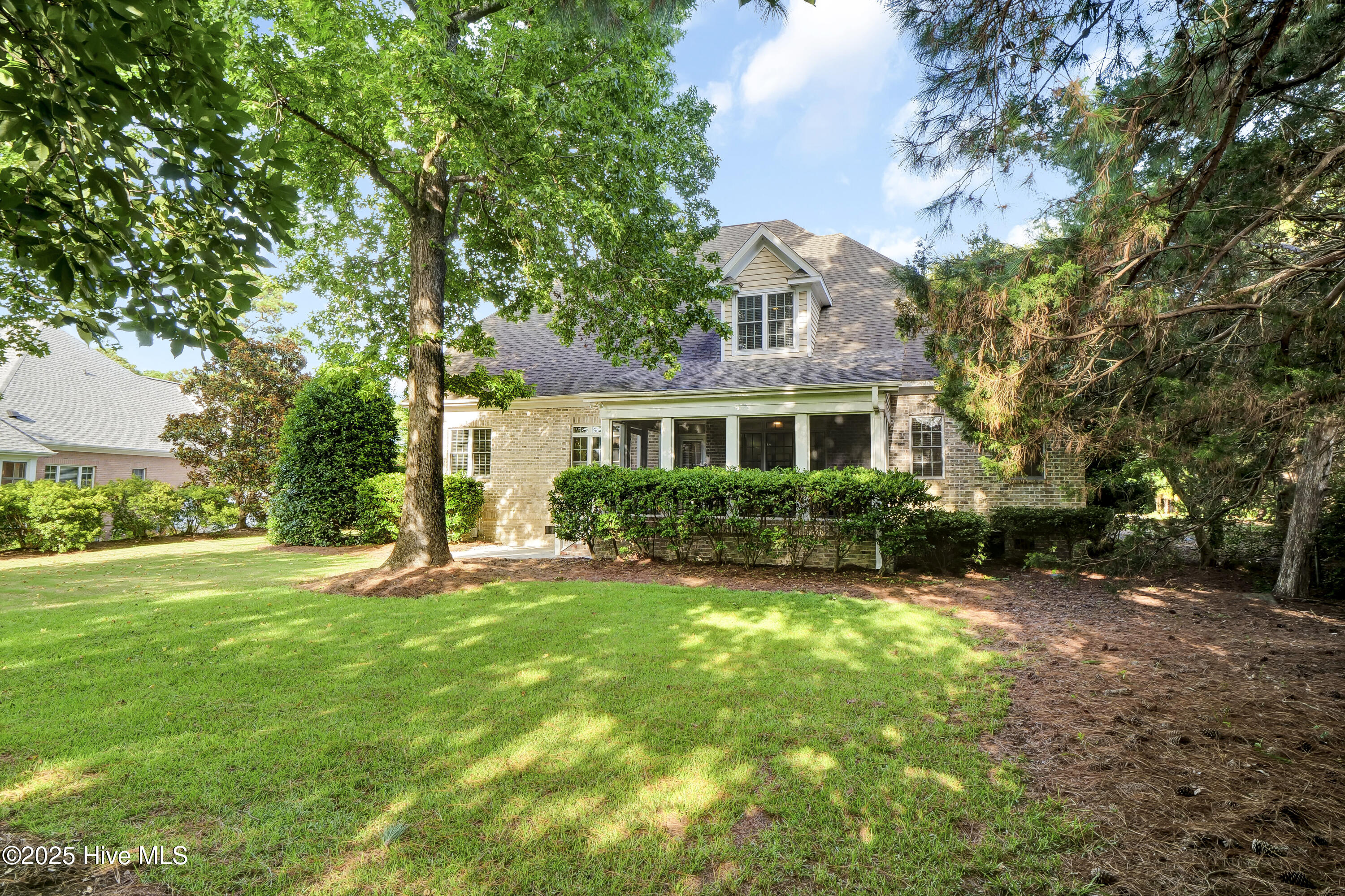 100518600 | Photo 50