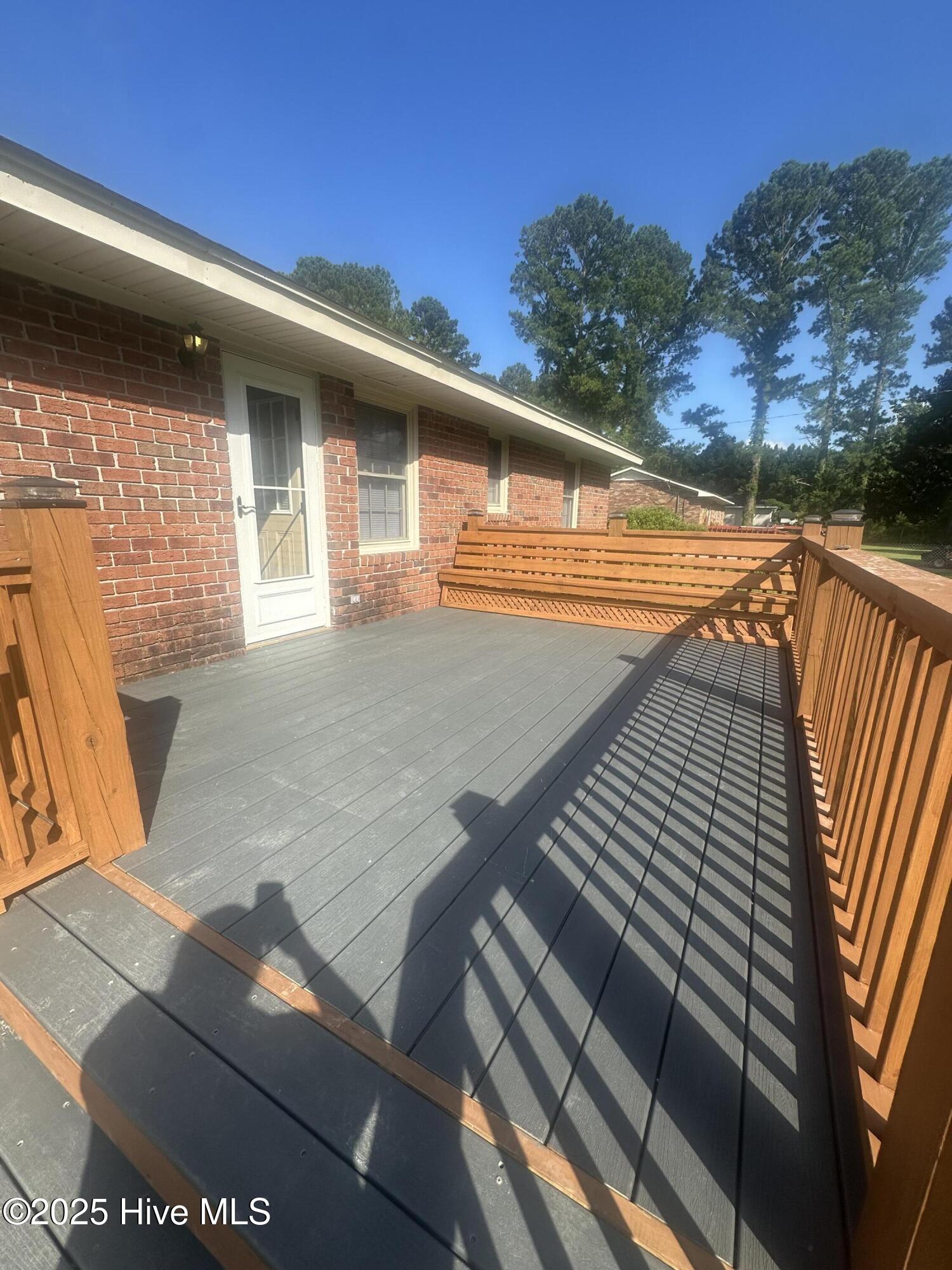 100518082 | Photo 16