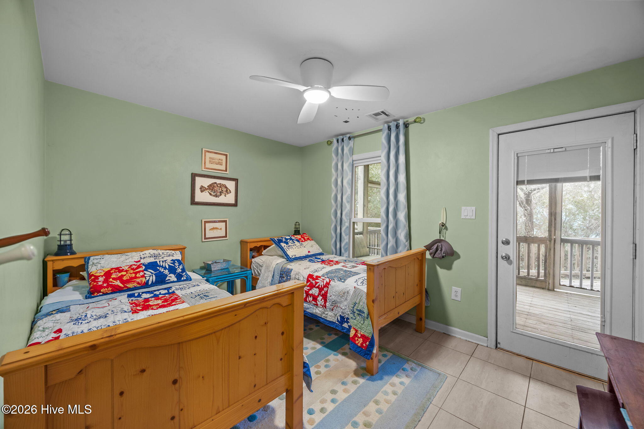 100552067 | Photo 15