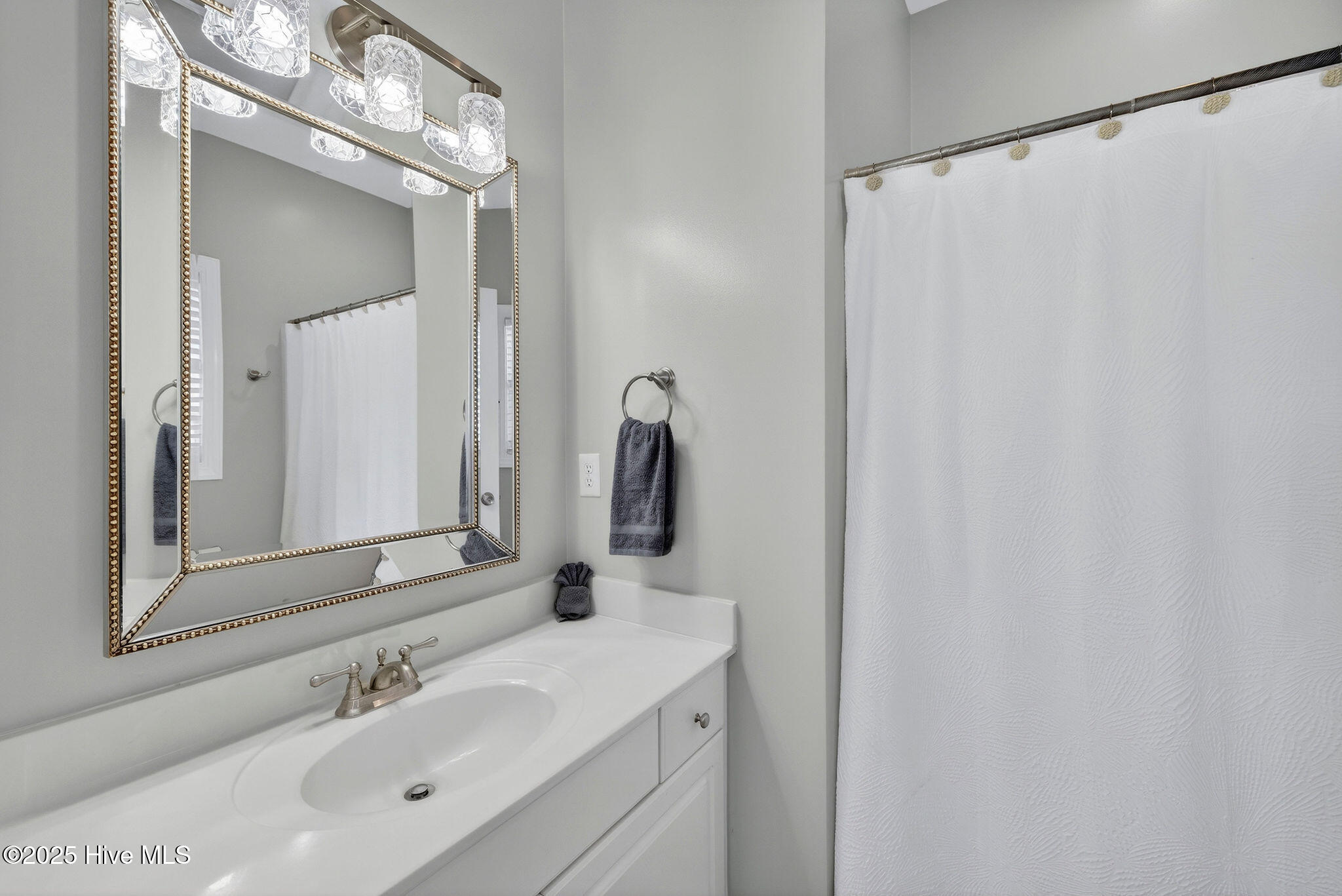 100544779 | Photo 45