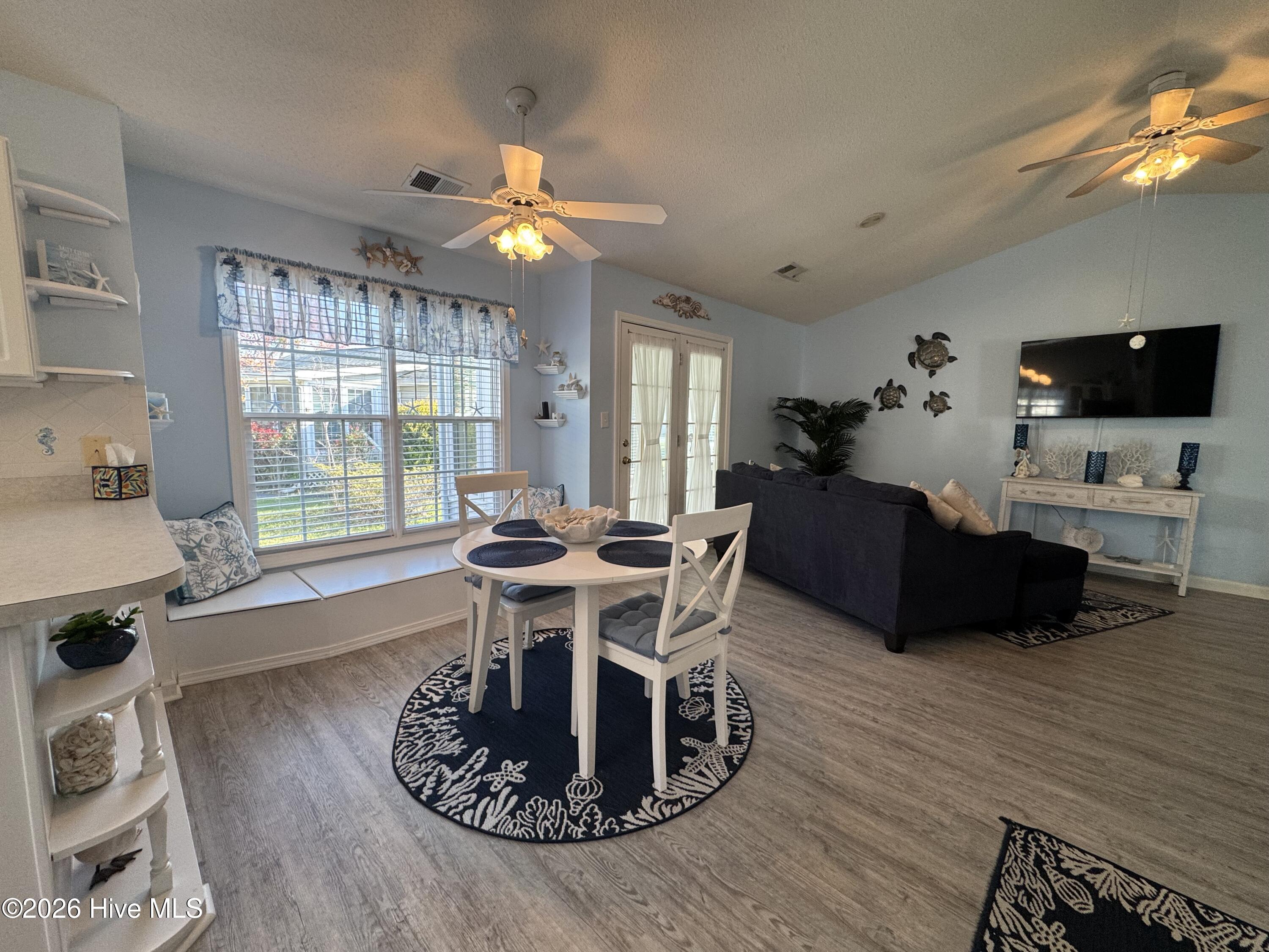 100563422 | Photo 13