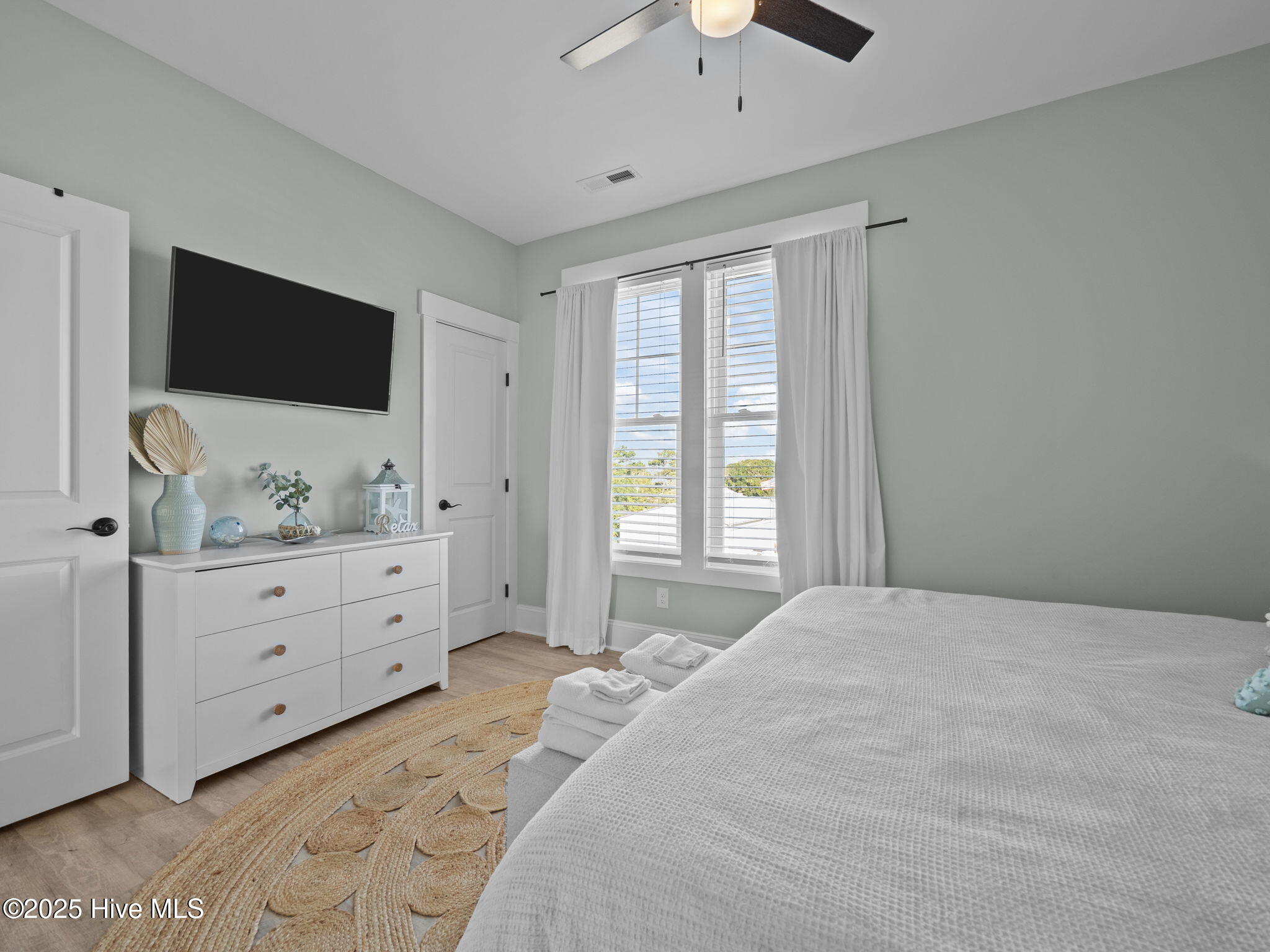 100535582 | Photo 42