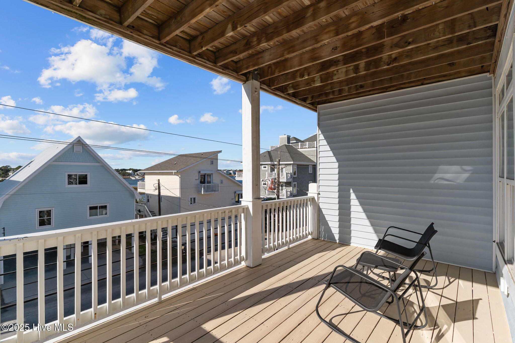 100540778 | Photo 37