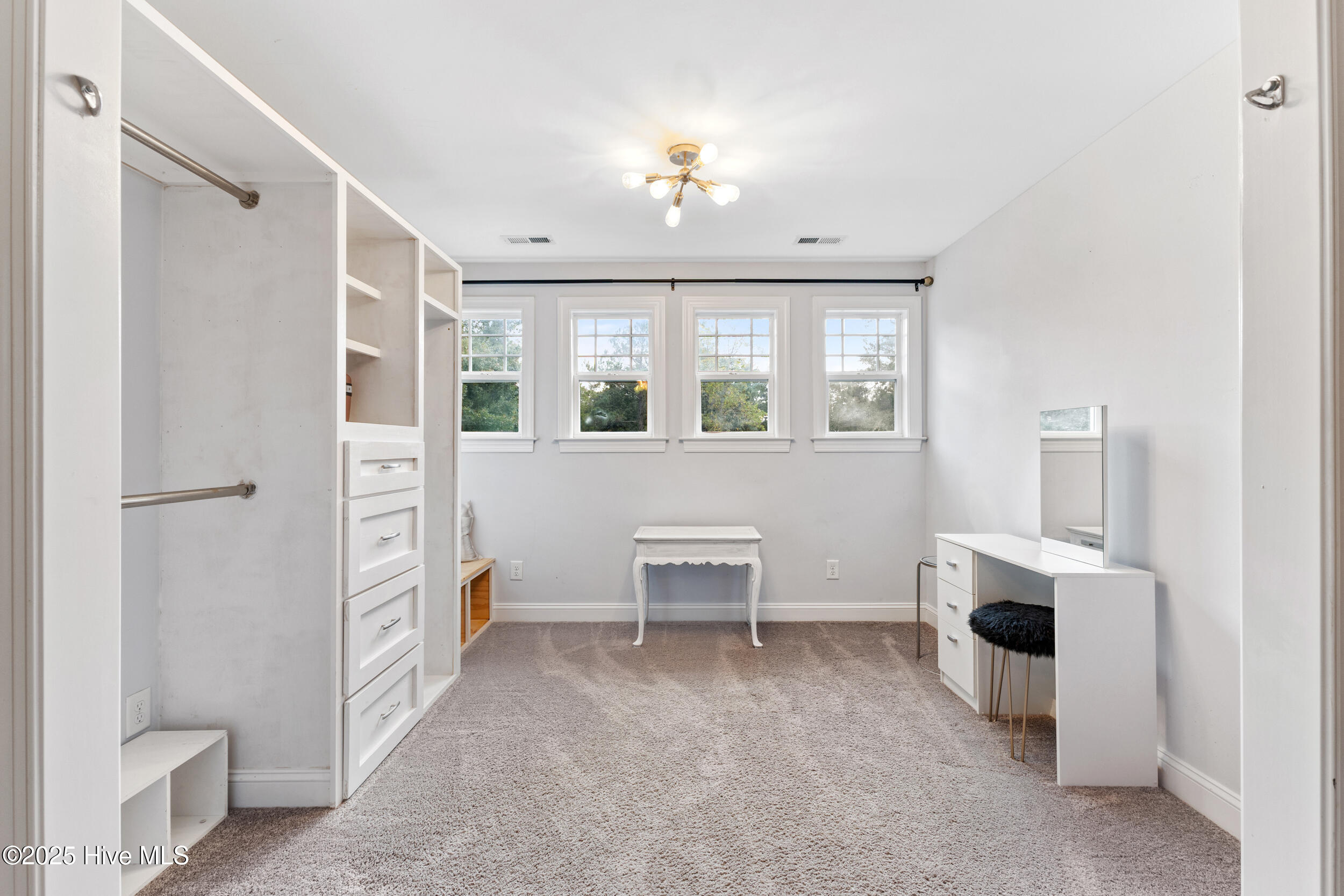 100533307 | Photo 27