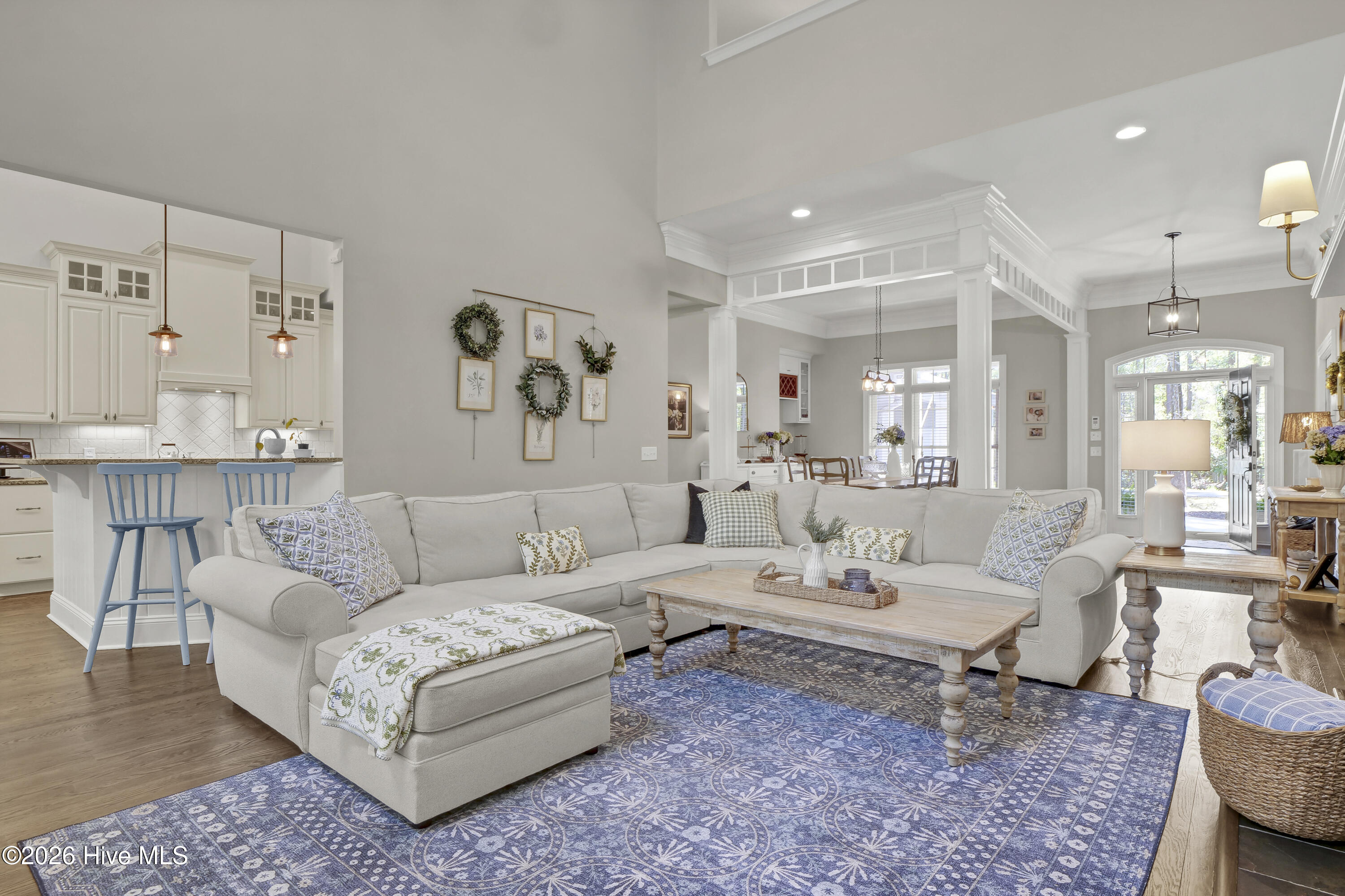 100563918 | Photo 15