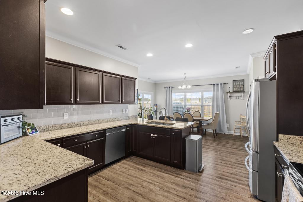 100562207 | Photo 10