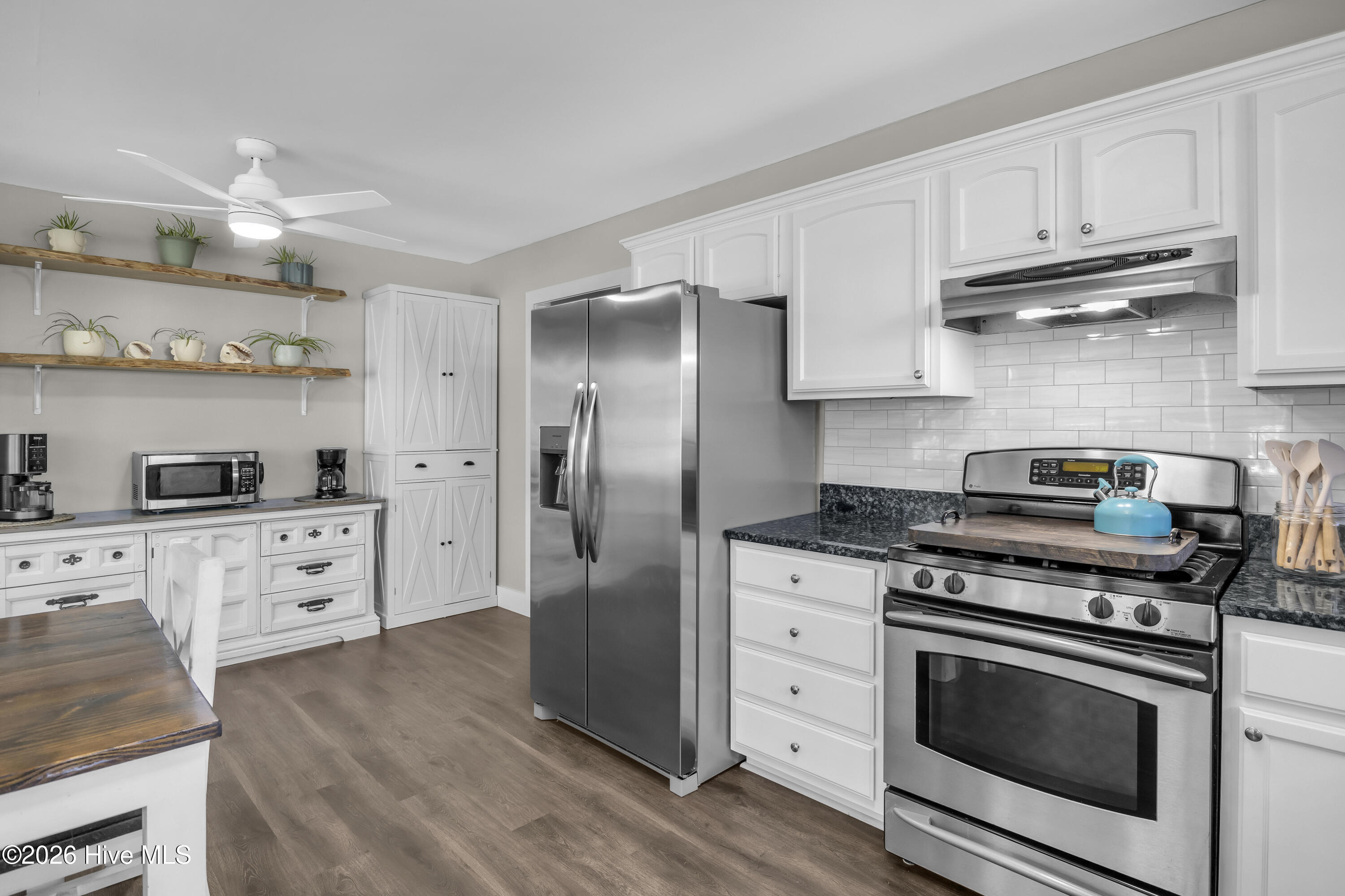 100561178 | Photo 42